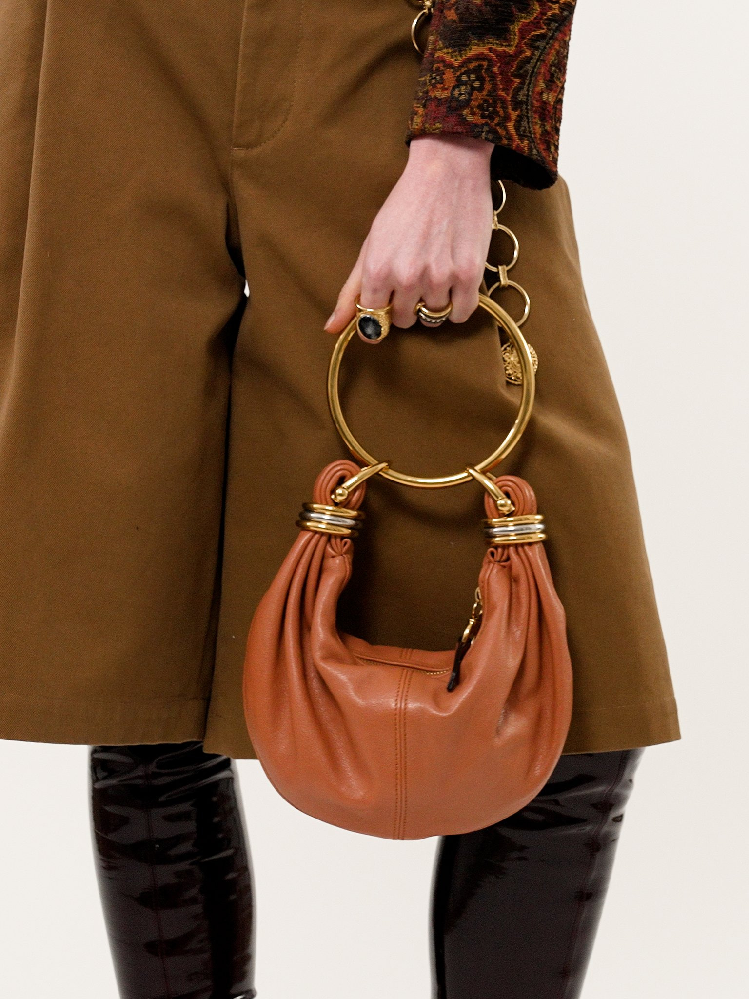 MINI BRACELET HOBO BAG IN GRAINED LEATHER - 4