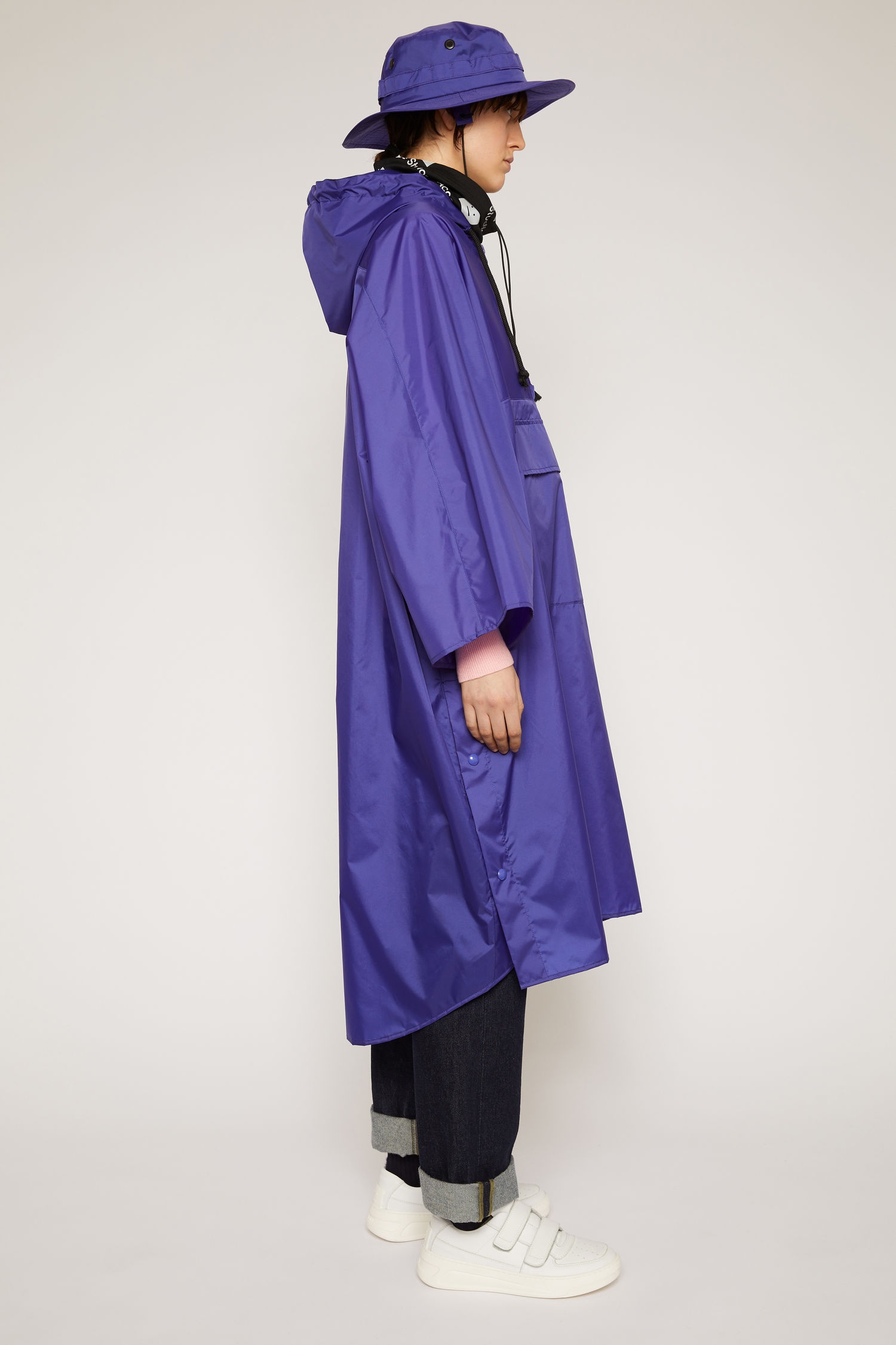 Reflective face motif poncho sea blue - 3