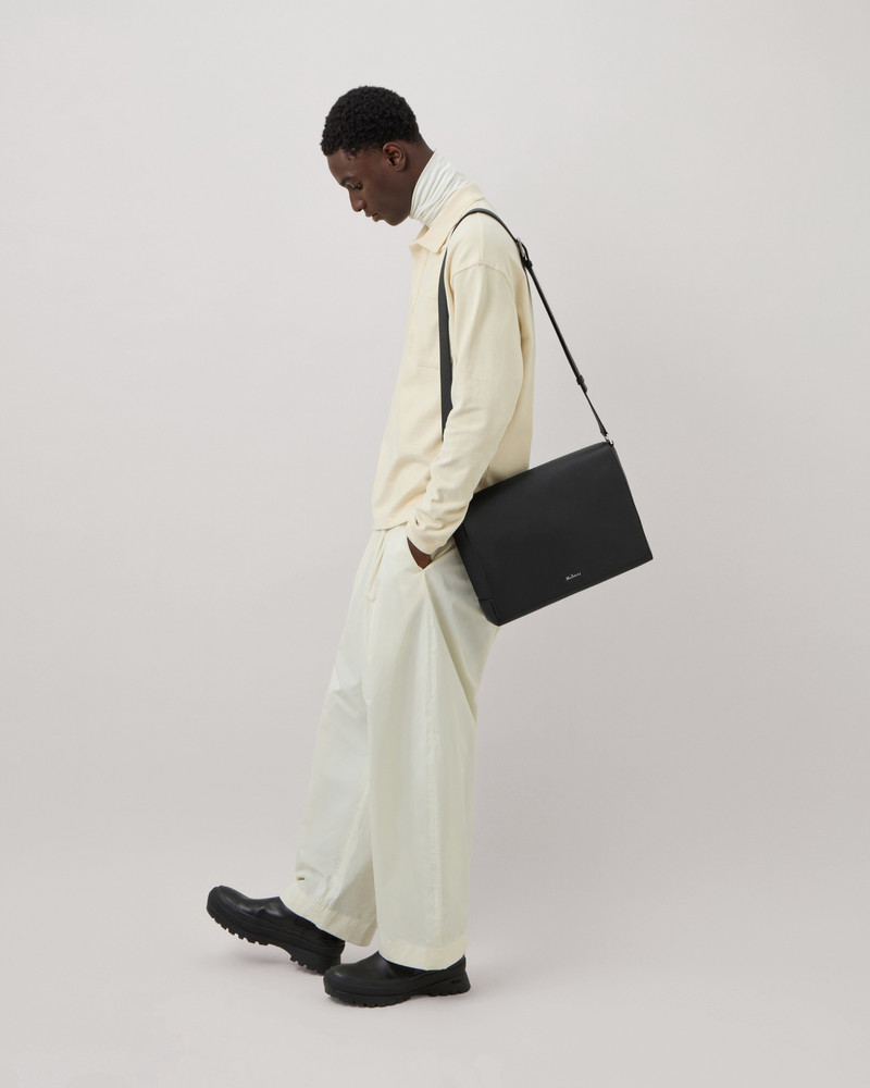 Mulberry Farringdon Messenger
Black Small Pebble Grain outlook