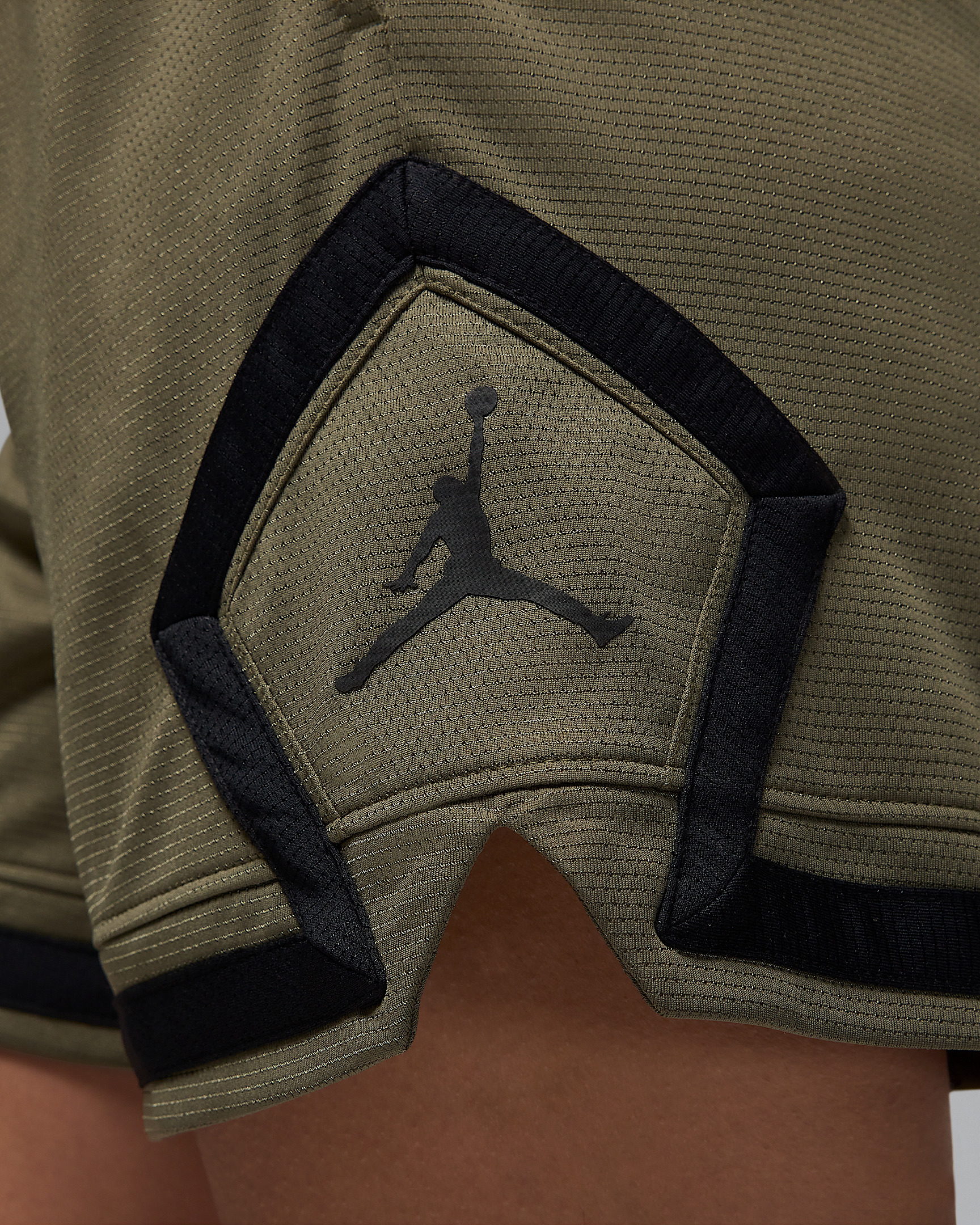 Jordan Sport Women's 4" Diamond Shorts - 6
