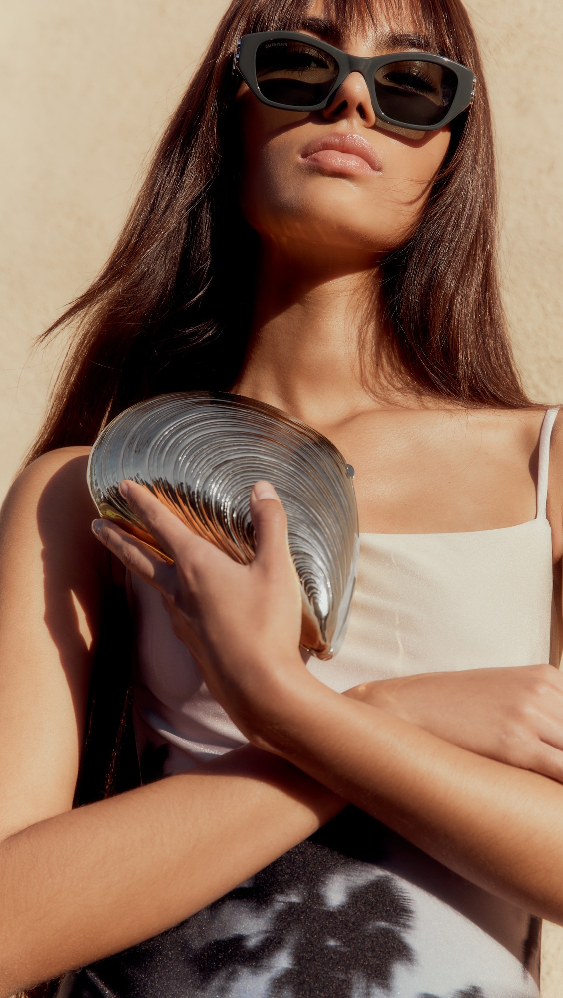 Bridget Metal Oyster Shell Clutch - 3
