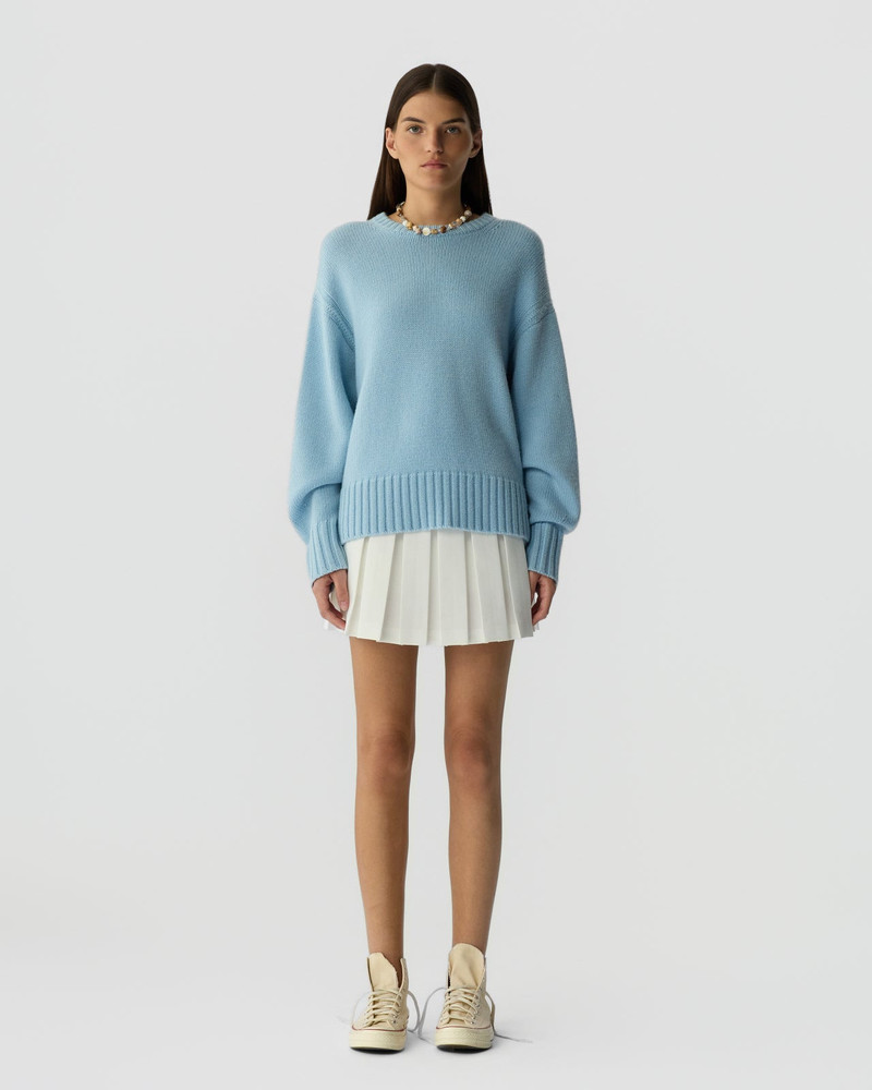 GUEST IN RESIDENCE Cozy Crew outlook