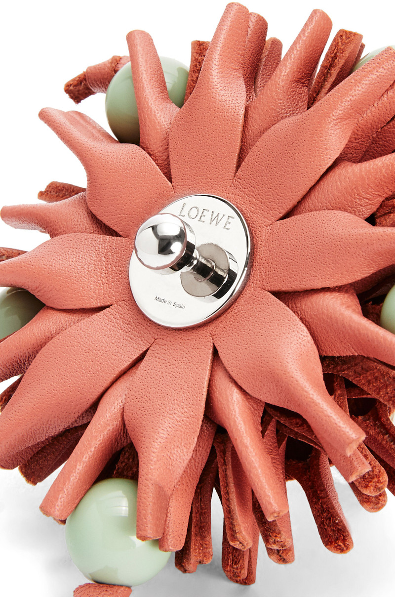 Stud Flower charm in classic calfskin 5