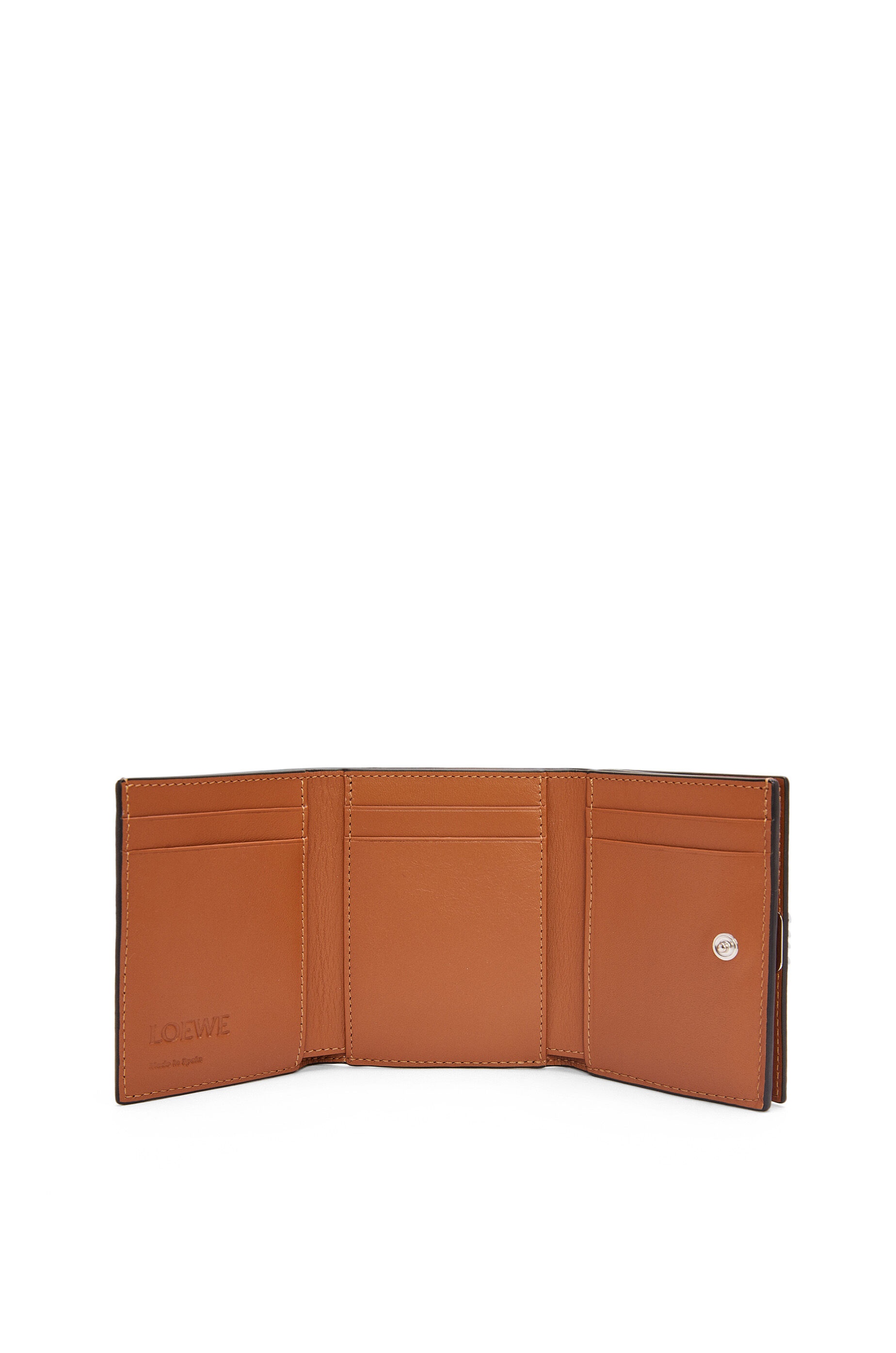 Anagram trifold wallet in pebble grain calfskin - 2