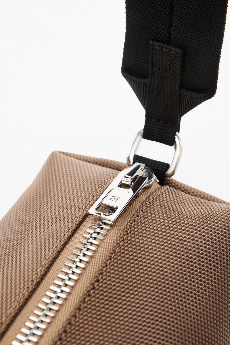 HEIRESS SPORT MEDIUM POUCH IN NYLON 4