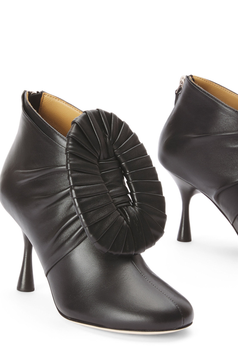 Pleated buckle boot in lambskin 4