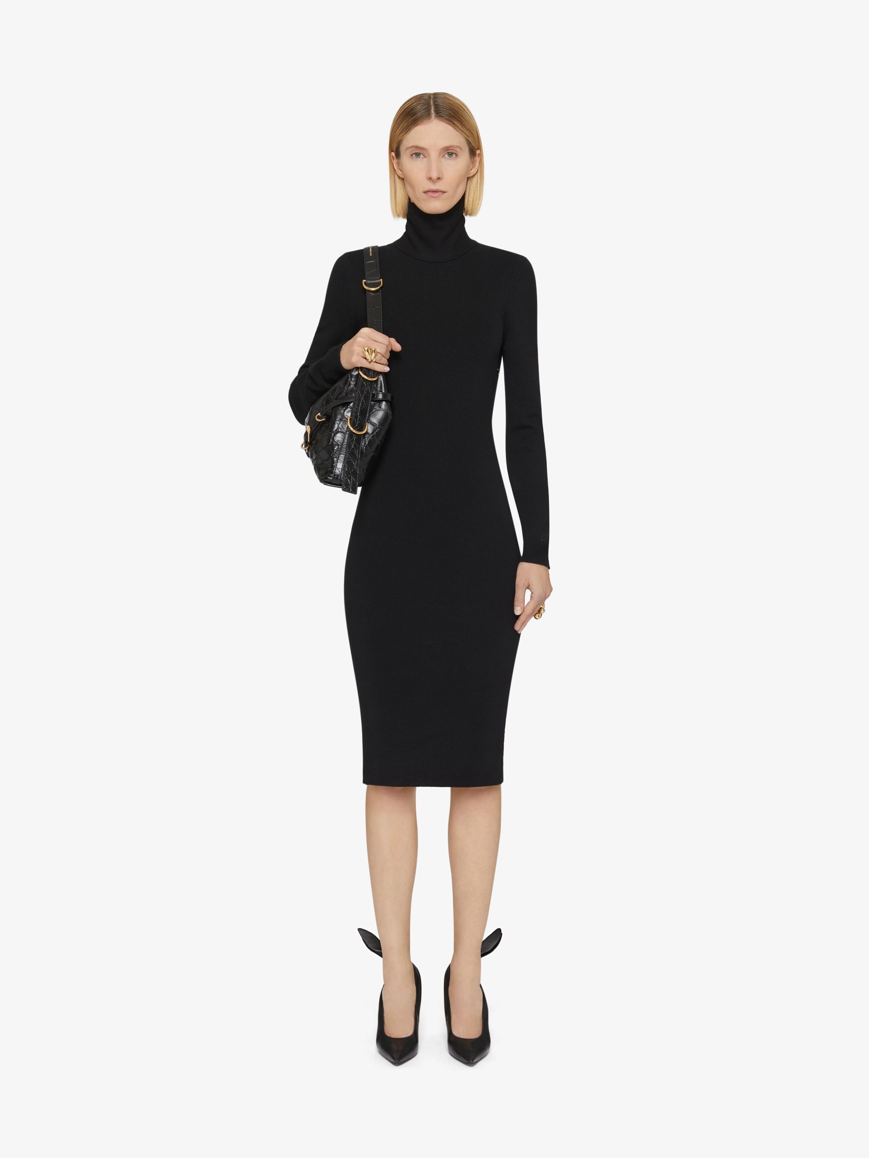 DRESS IN CASHMERE TIED AT THE BACK - 4