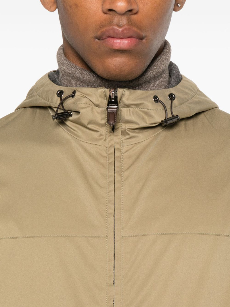 zip-fastening jacket 5
