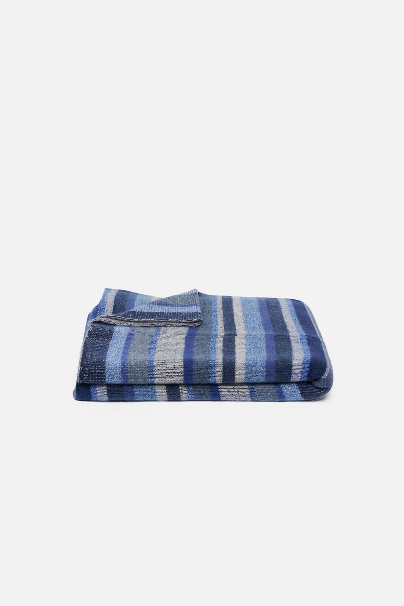 The Elder Statesman STATESMAN SUPER SOFT BLANKET outlook