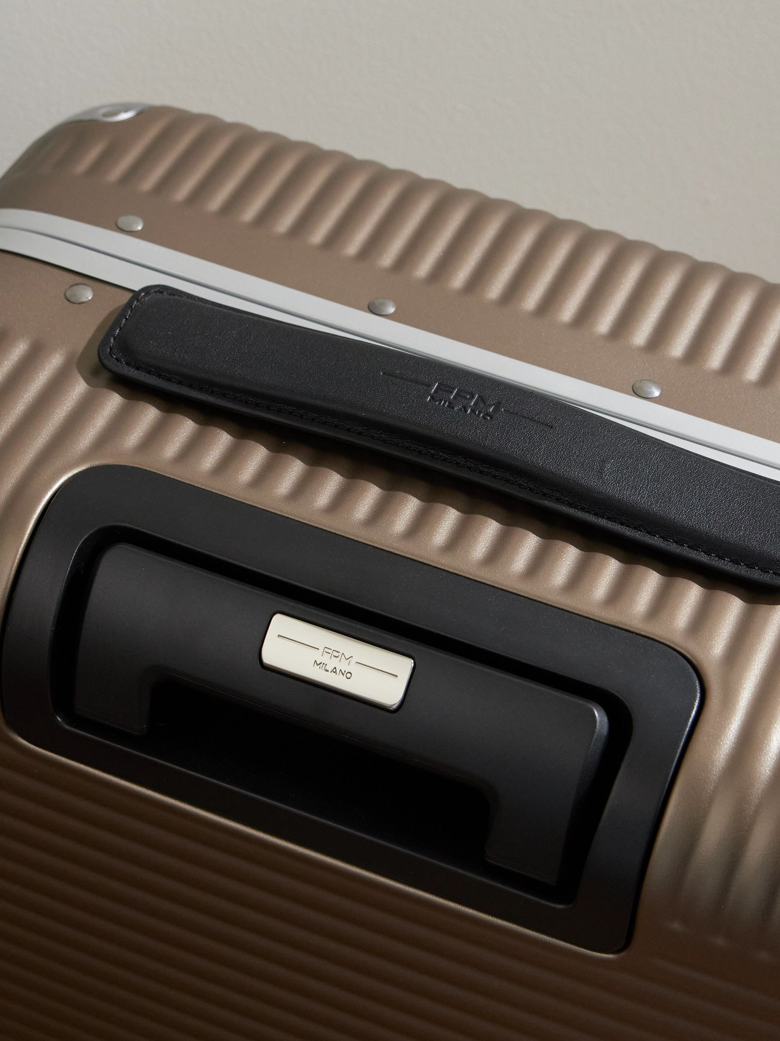 Bank Spinner 55cm Leather and Aluminium-Trimmed Makrolon® Polycarbonate Suitcase Brown - 5