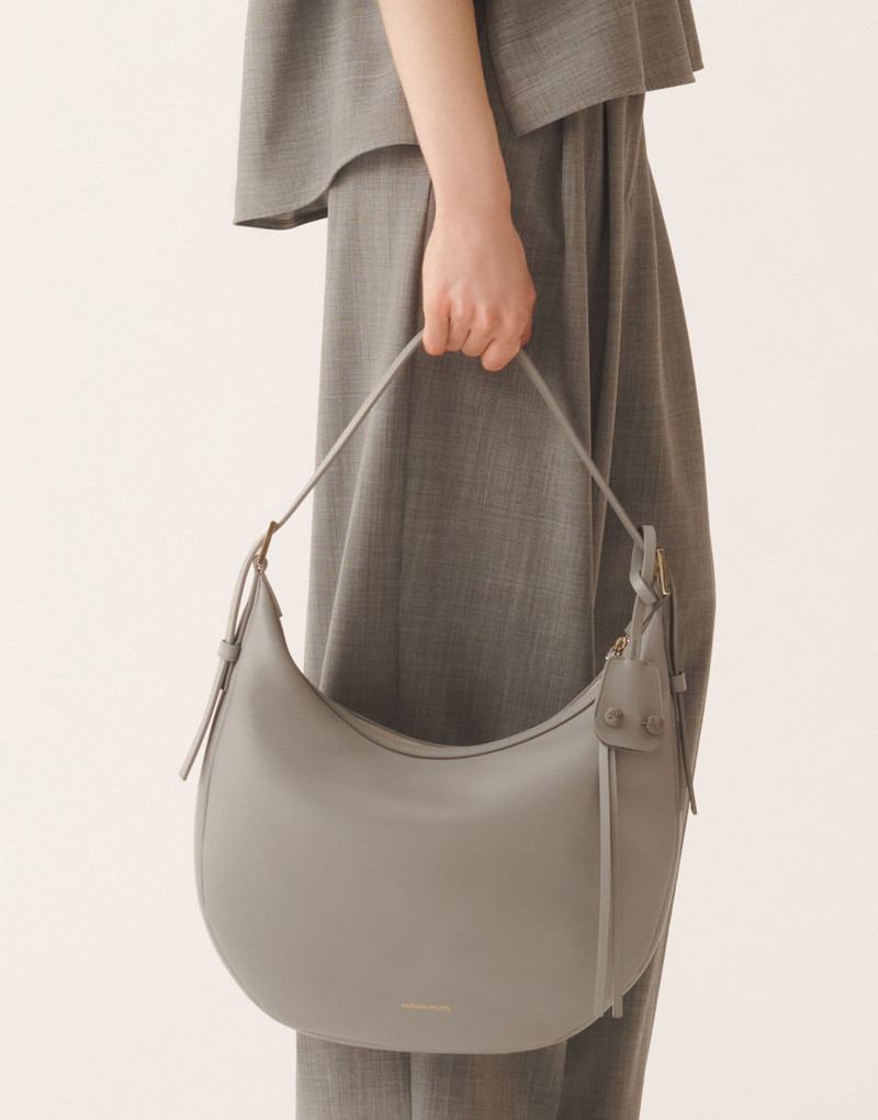 Hobo bag in nappa leather 5