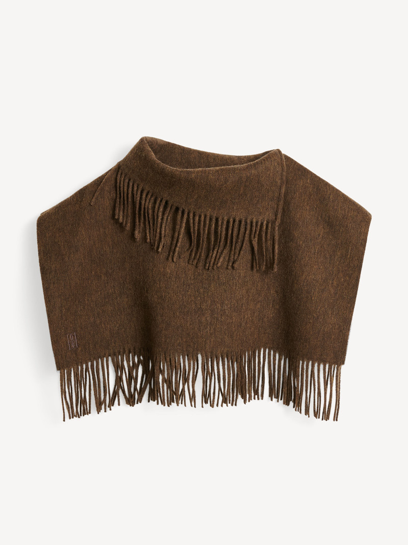 Turtla wool fringe bib 1