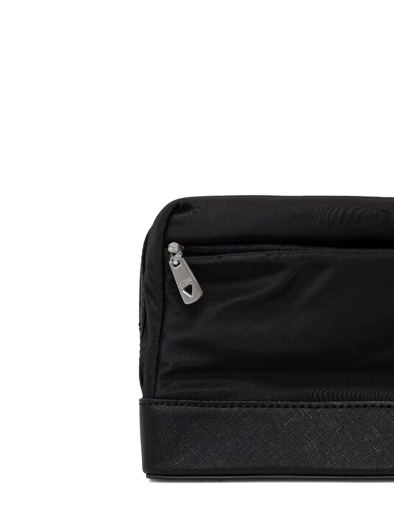 logo-detail wash bag 4