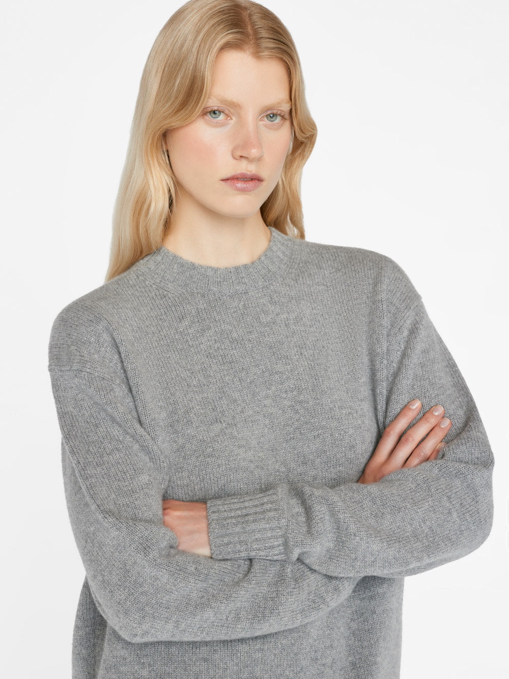 Boyfriend Cashmere Crew in Gris Heather - 2