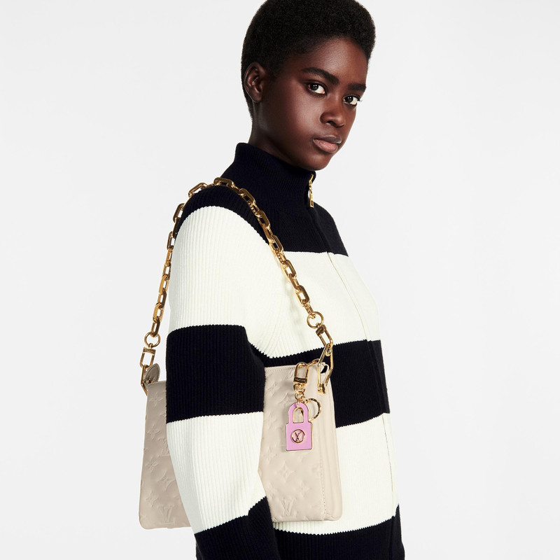 Louis Vuitton LV Lively Padlock Keyring outlook