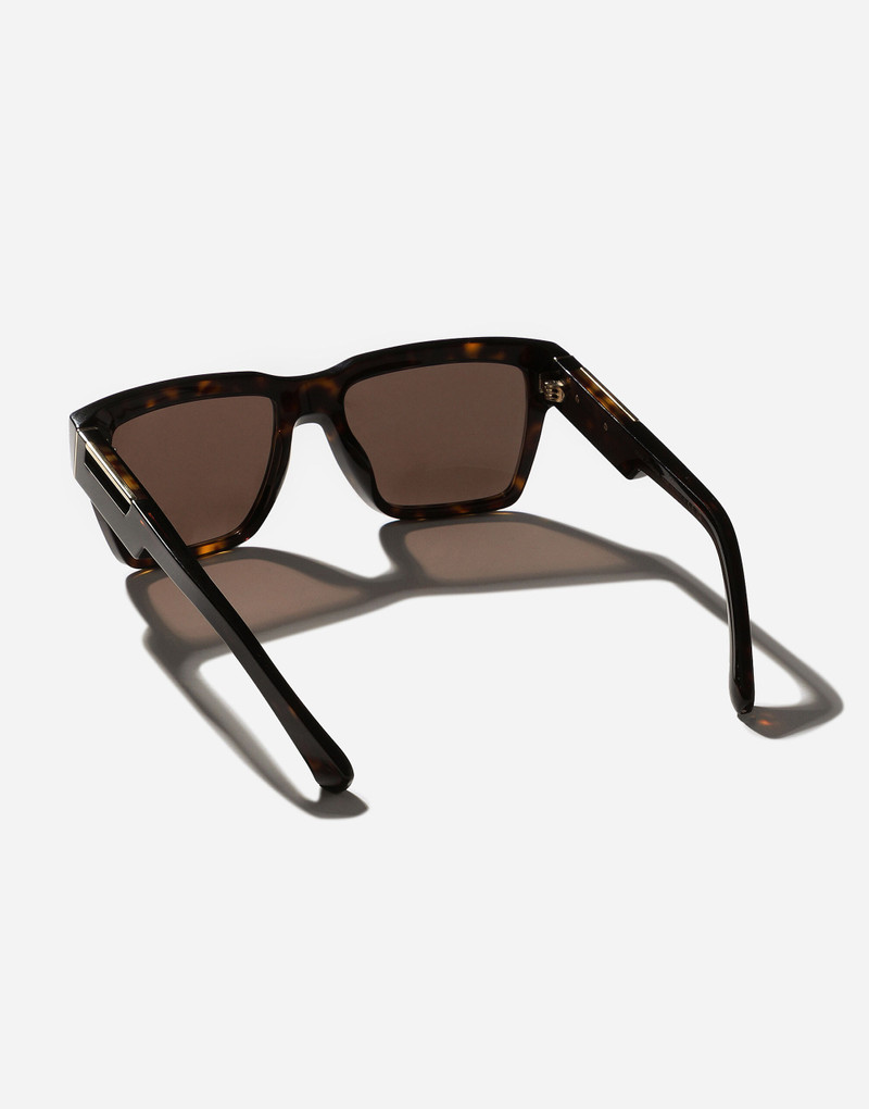 Dolce & Gabbana Mirror logo sunglasses outlook