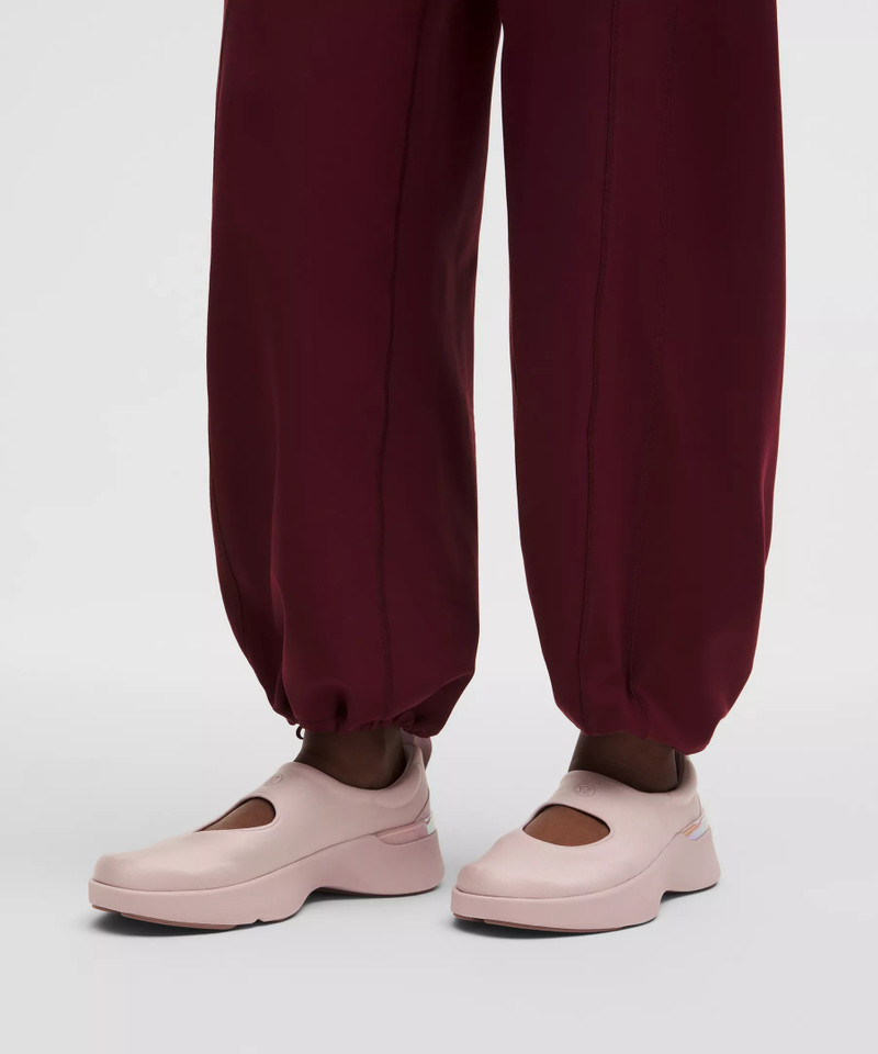 lululemon Women's Mary Train Sneaker outlook