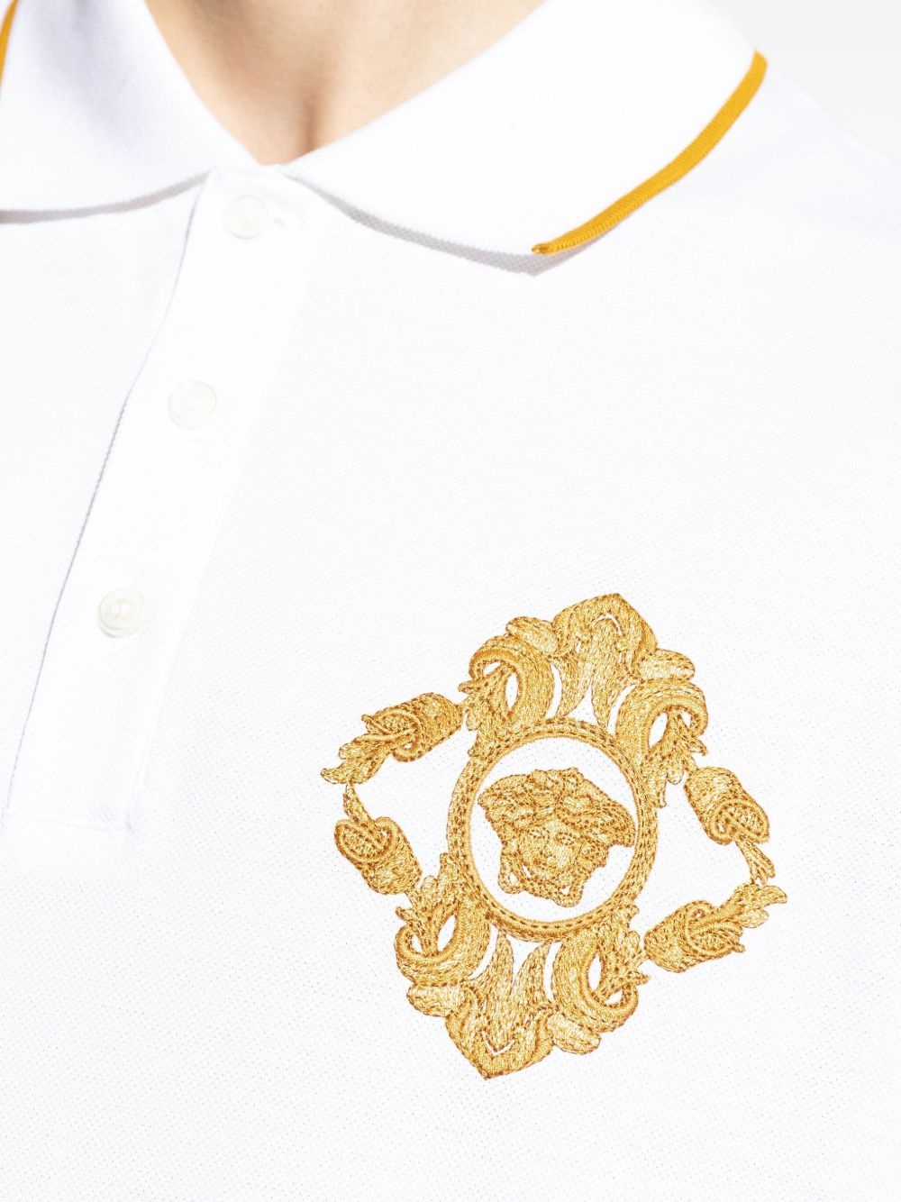 Medusa-embroidered polo shirt - 5