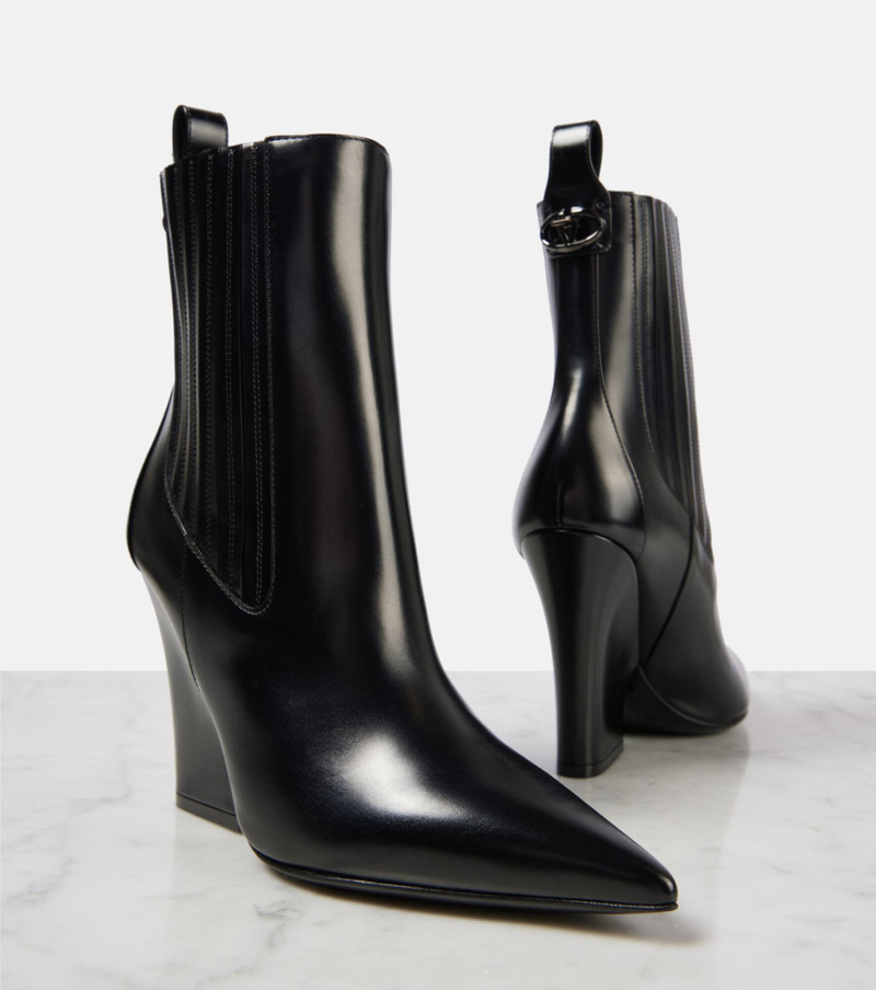 VLogo Lockette leather ankle boots 5