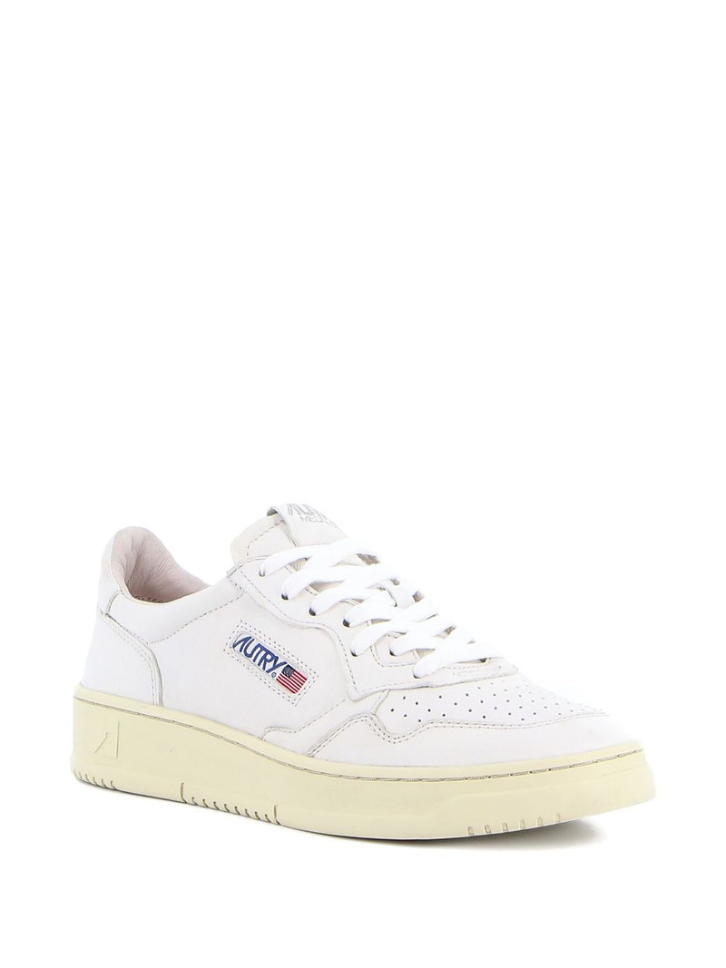 AUTRY Medalist low sneakers outlook