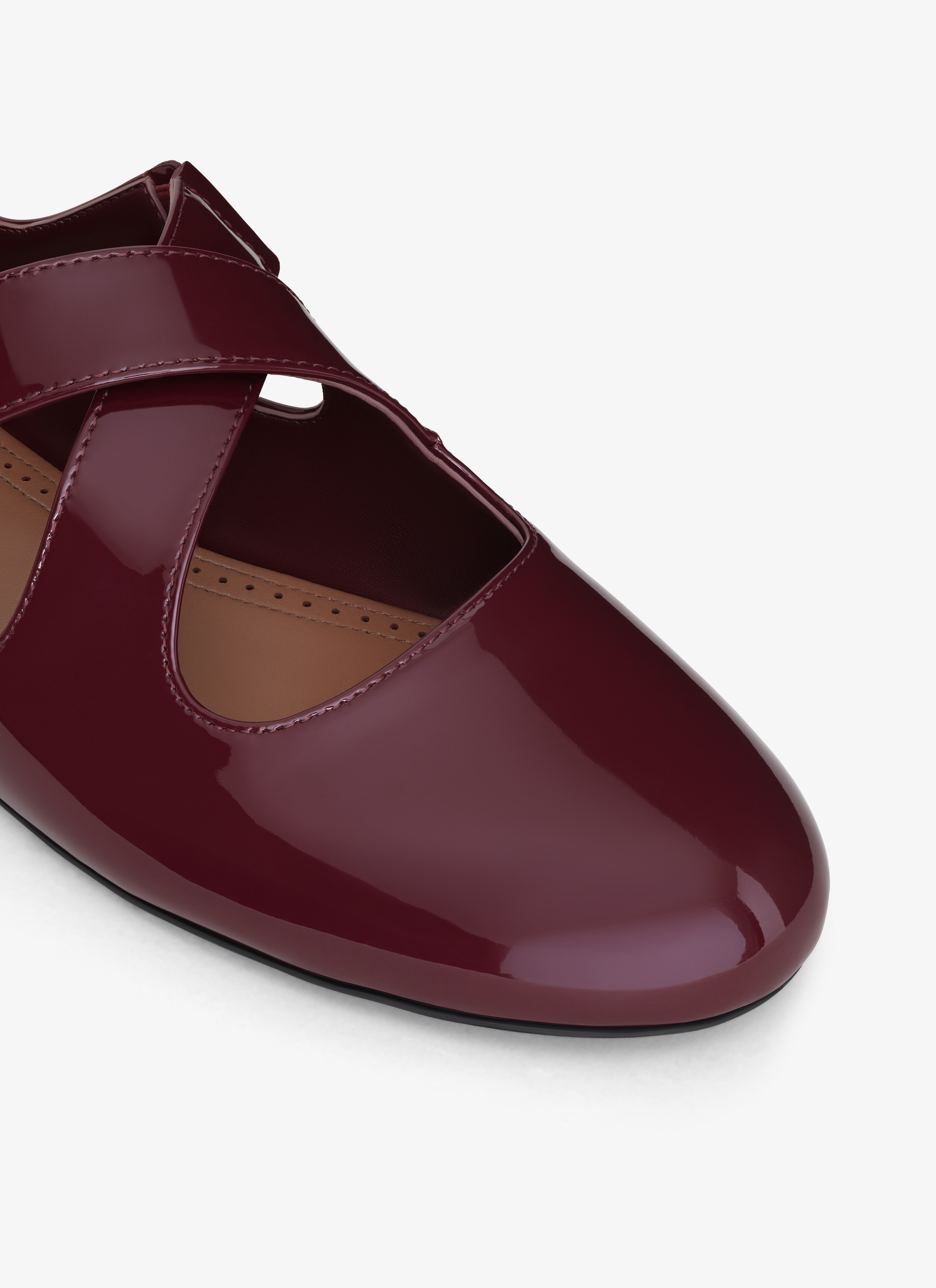 CRISS CROSS BALLET FLATS IN PATENT CALFSKIN - 4