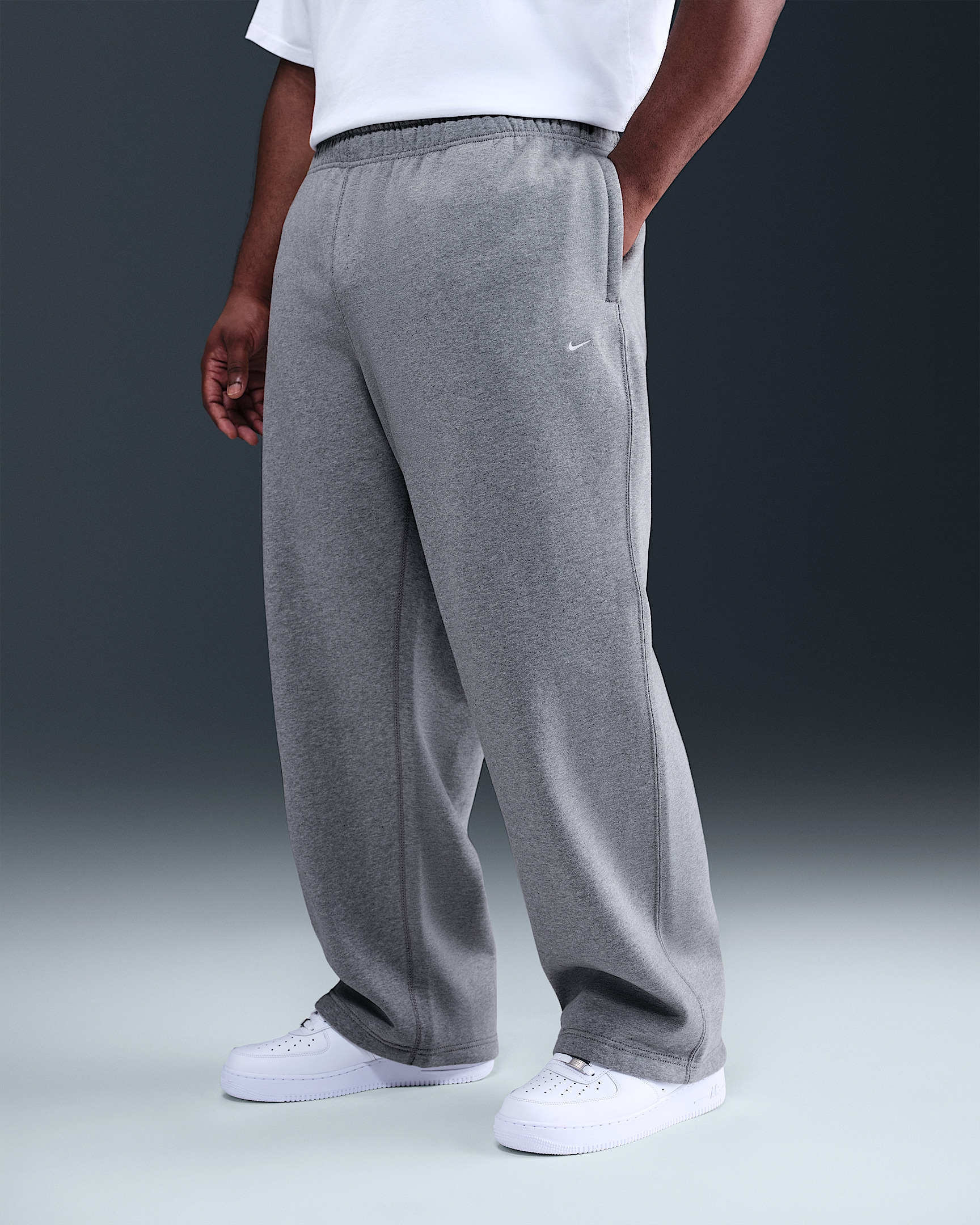 Nike Solo Swoosh Men's Fleece Open-Hem Pants - 8
