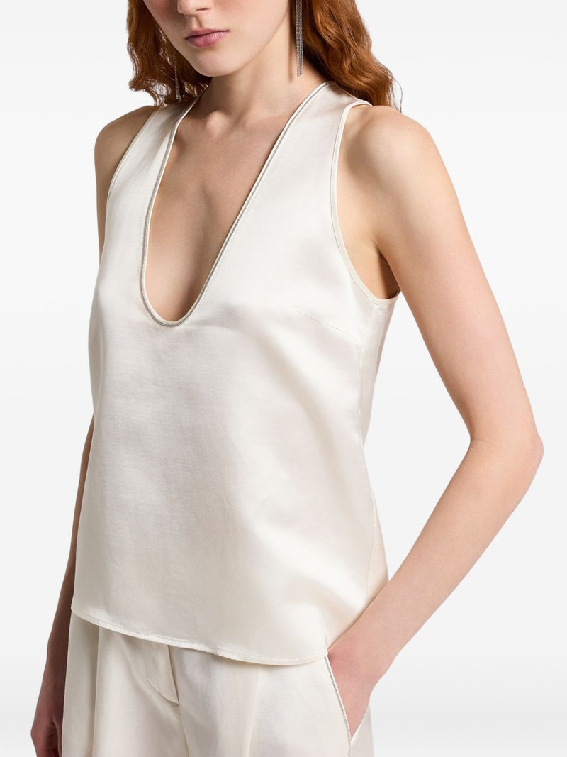V-neck sleeveless top 3