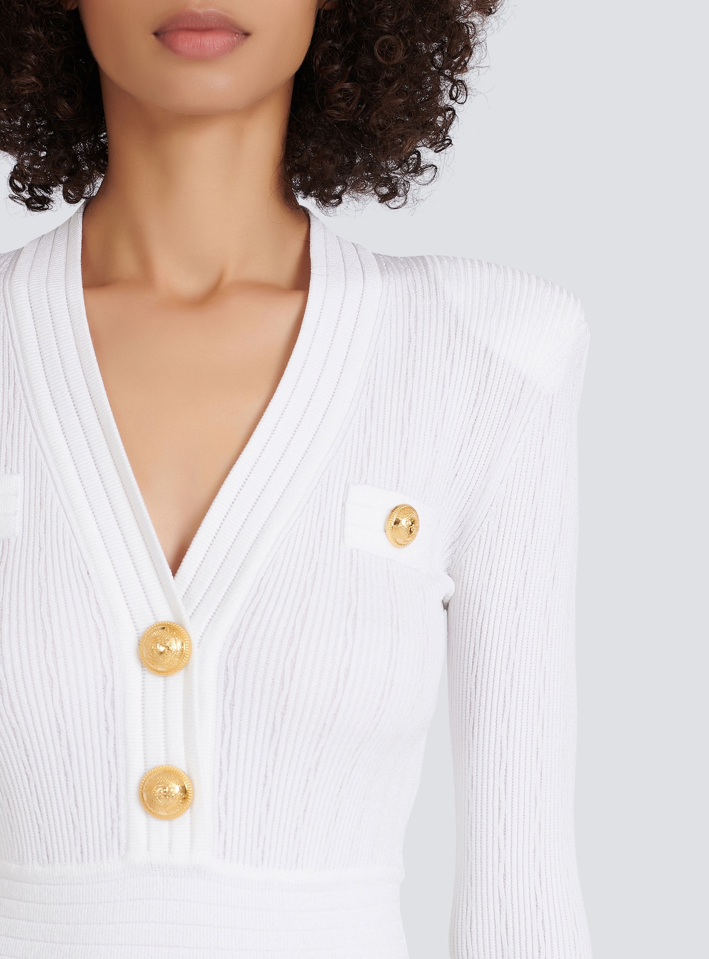 Short eco-designed knit dress with gold-tone buttons - 6