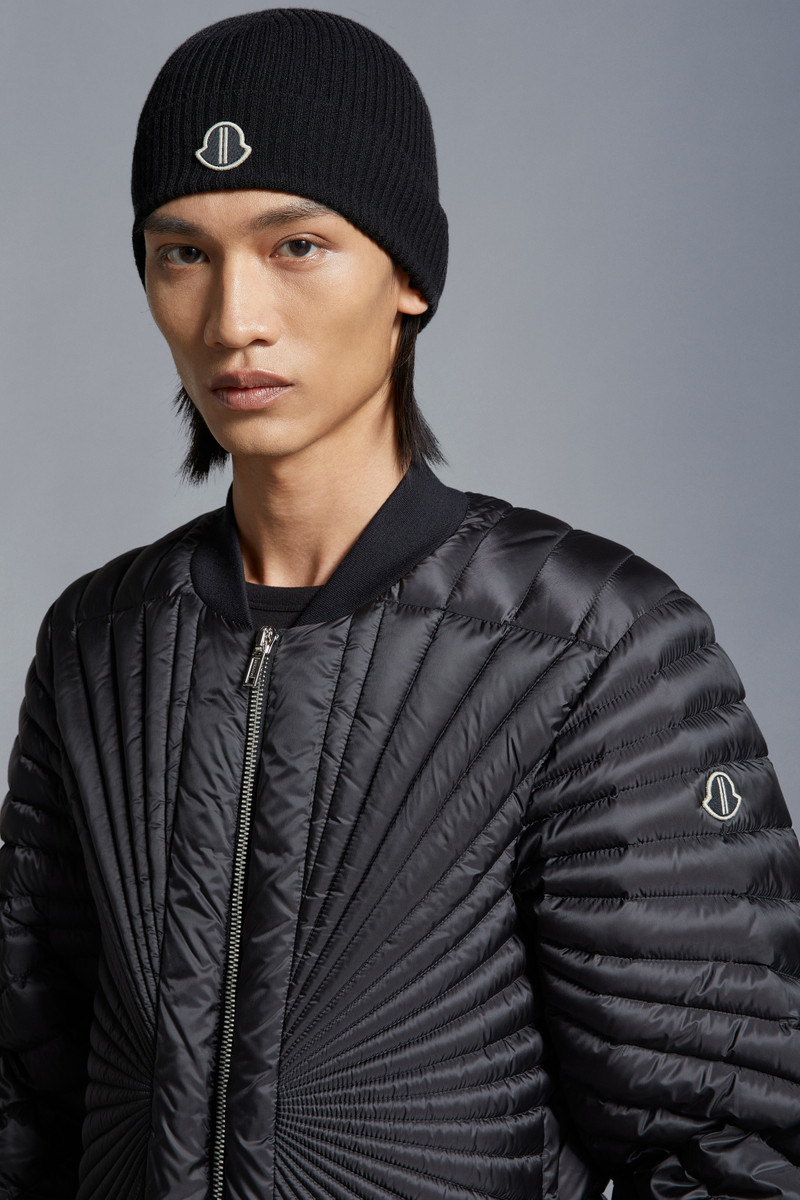Moncler Cashmere Beanie outlook