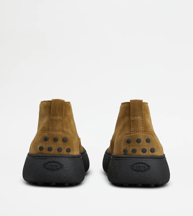Tod's TOD'S W. G. DESERT BOOTS IN SUEDE - BROWN outlook