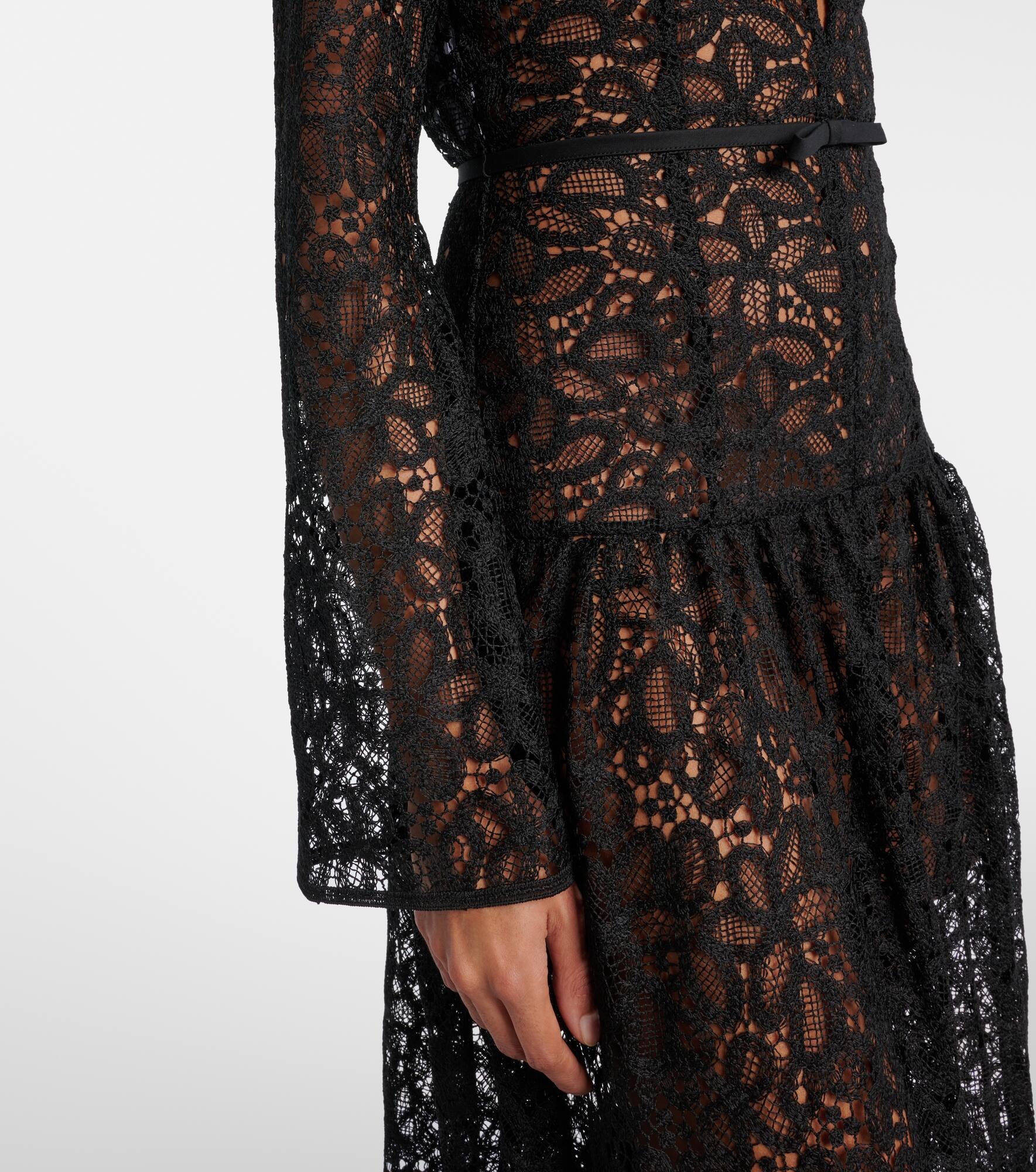 Lace gown - 5