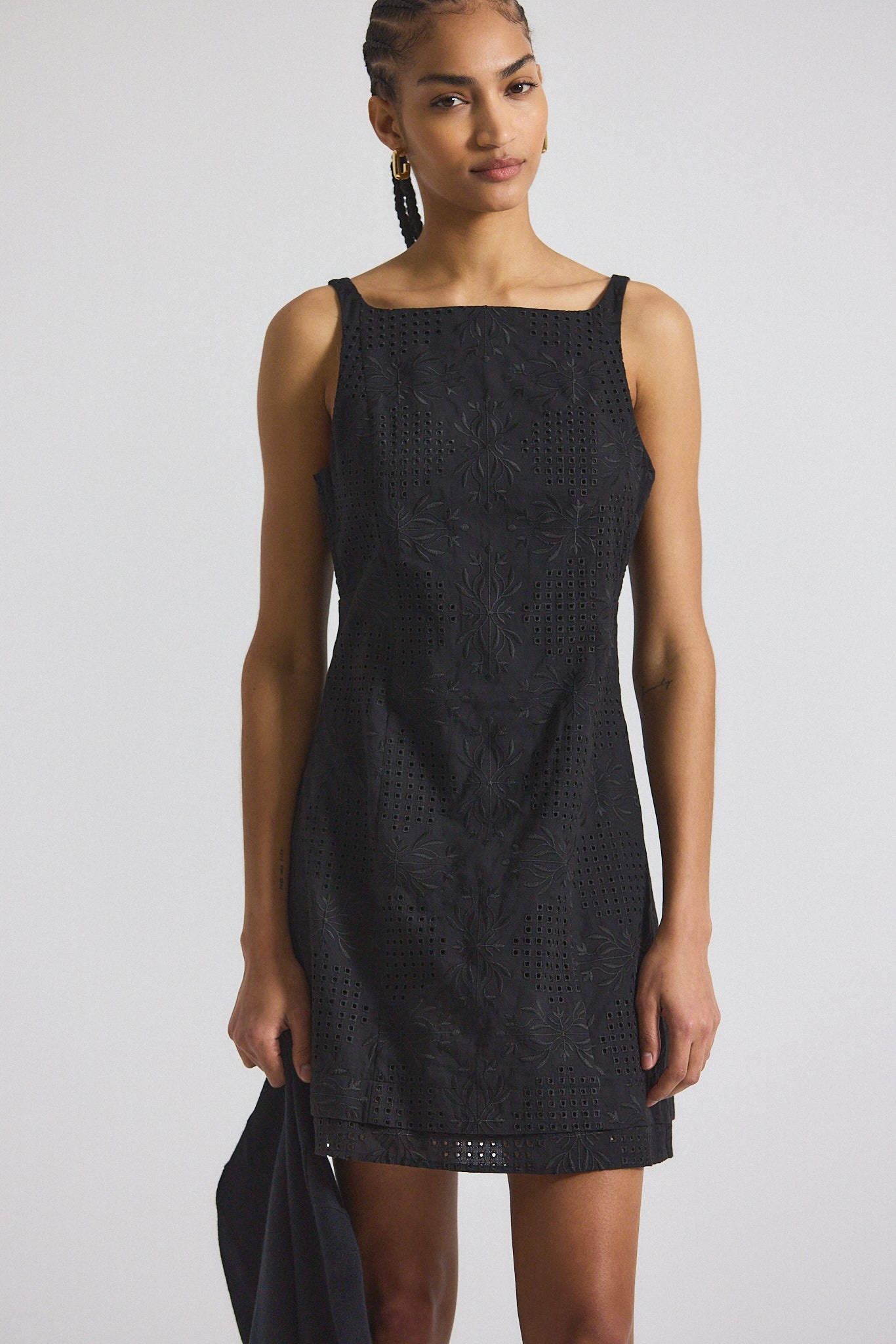 SAIGE GARDEN TILE EYELET MINI DRESS - 3