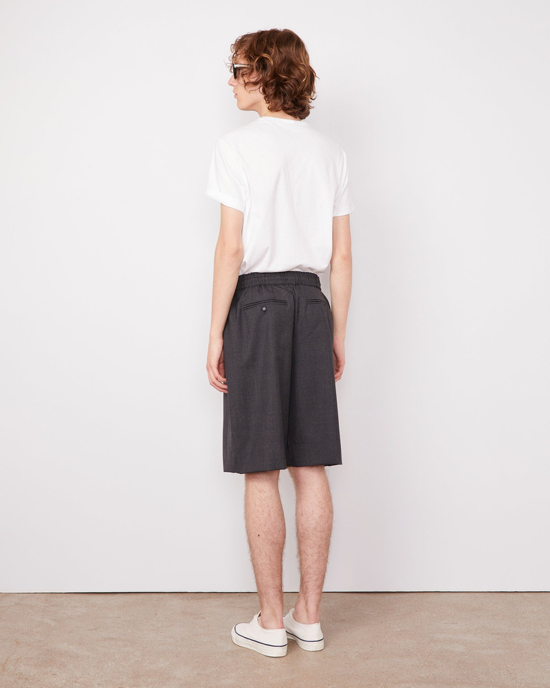 OFFICINE GÉNÉRALE HANK SHORT outlook