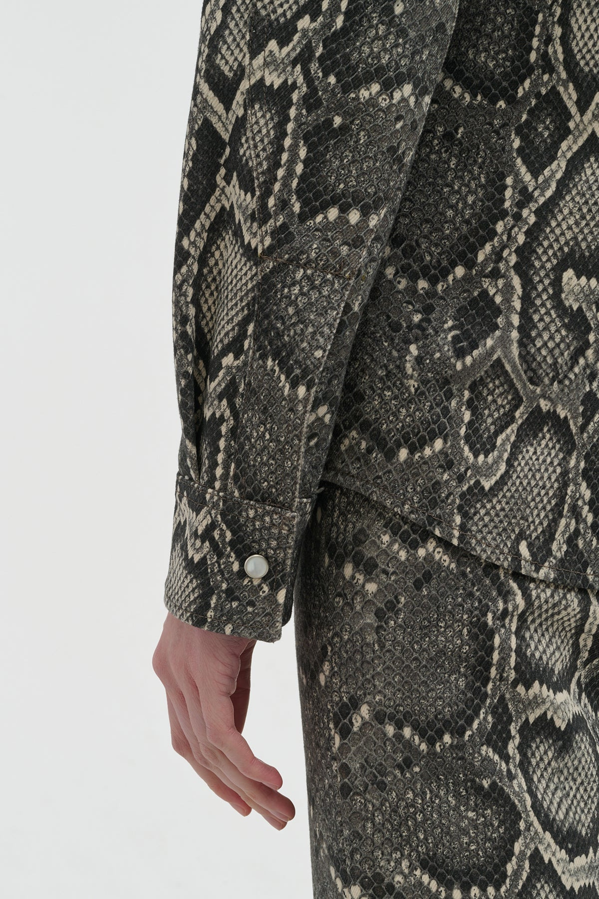 John Austin Shirt in Greyscale Recycled Printed Cotton Denim - 6