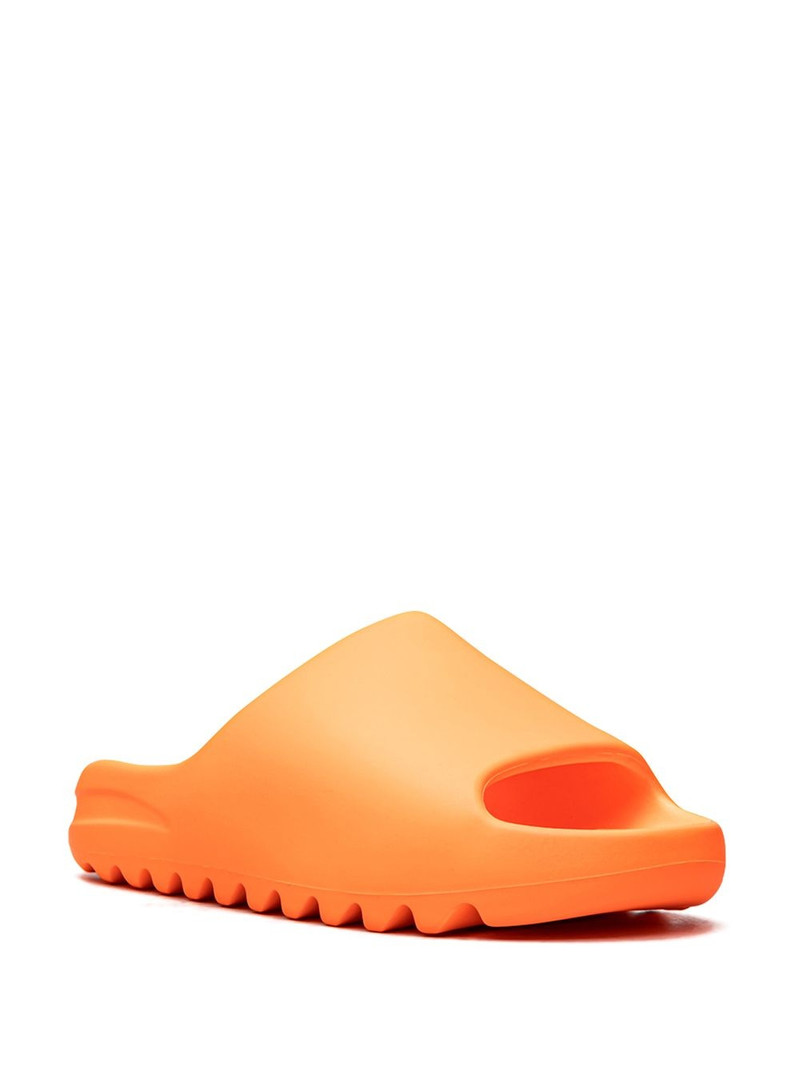 YEEZY YEEZY "Enflame Orange" slides outlook