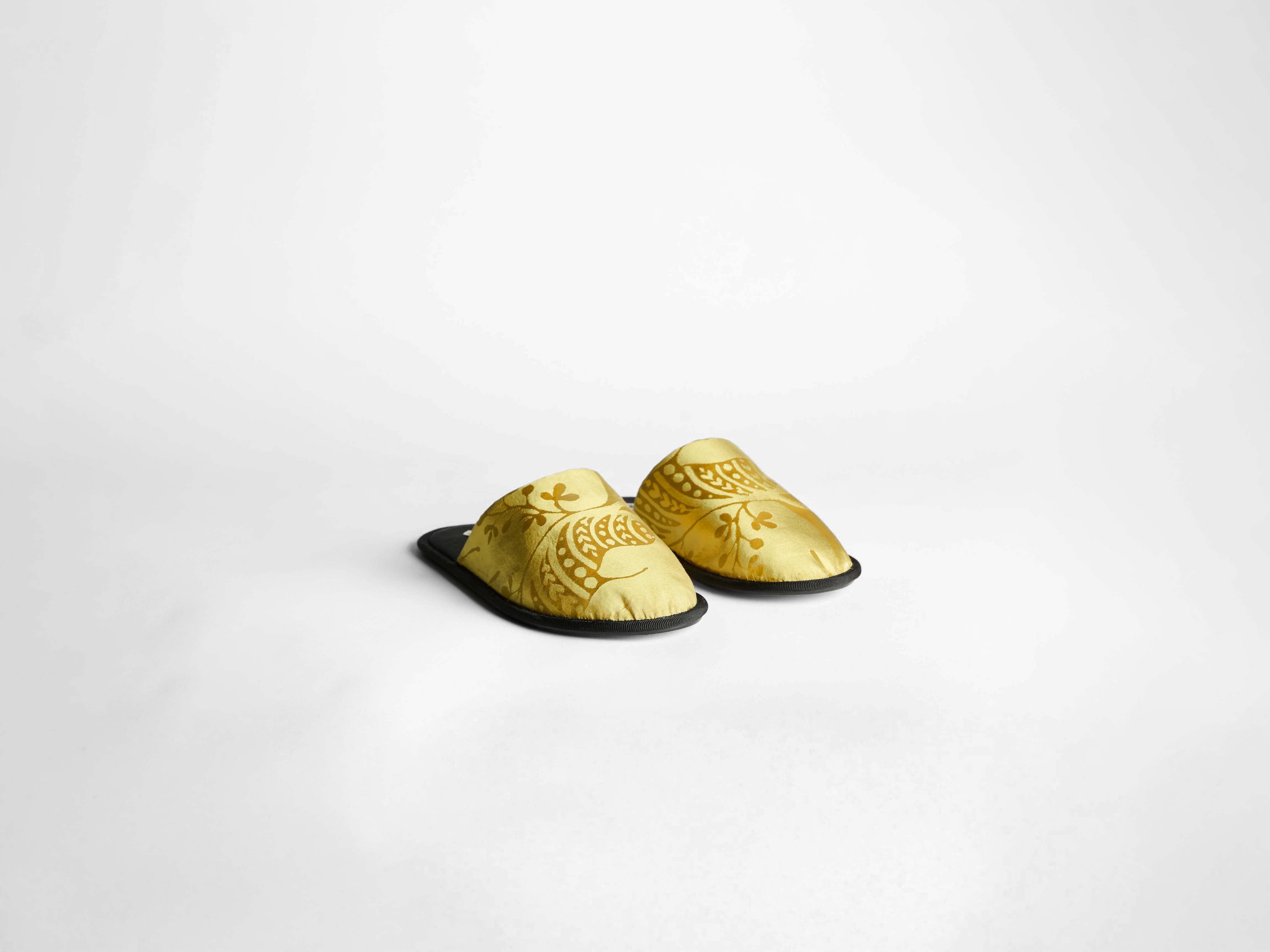 MENS CLOSE TOE SLIDES IN CITRINE - 2
