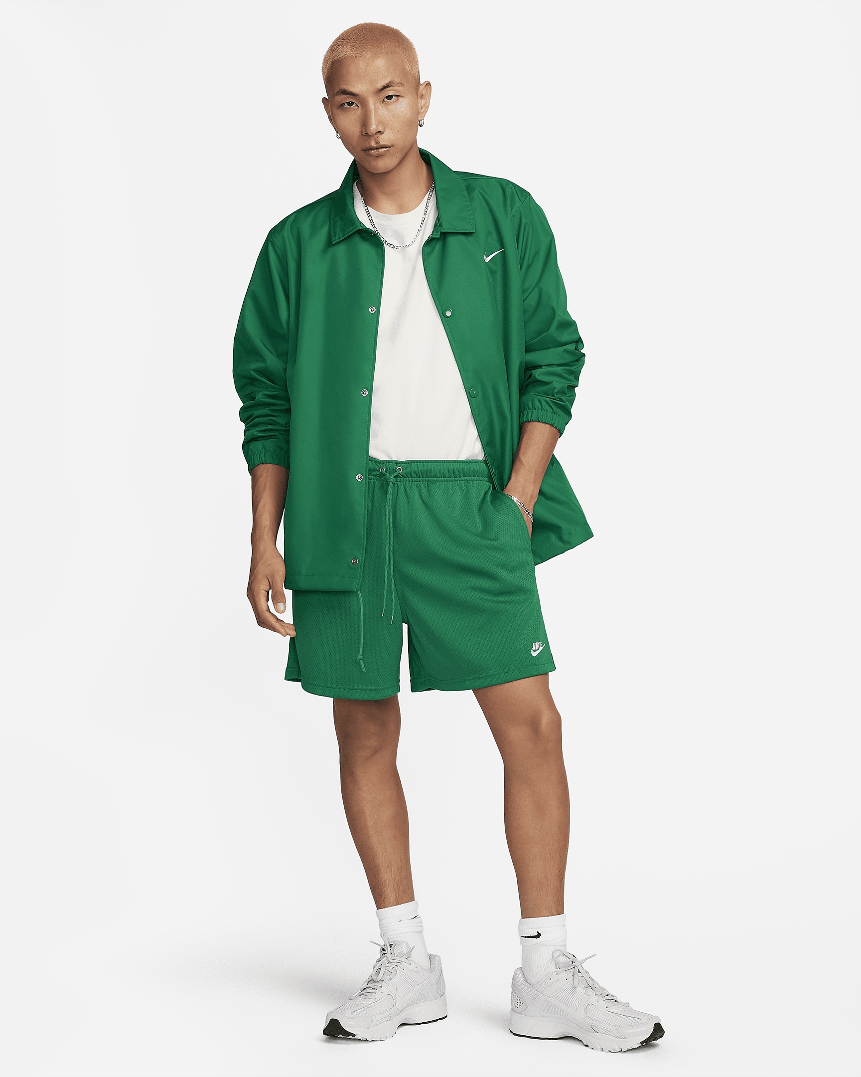 Nike Club Men's Mesh Flow Shorts - 7
