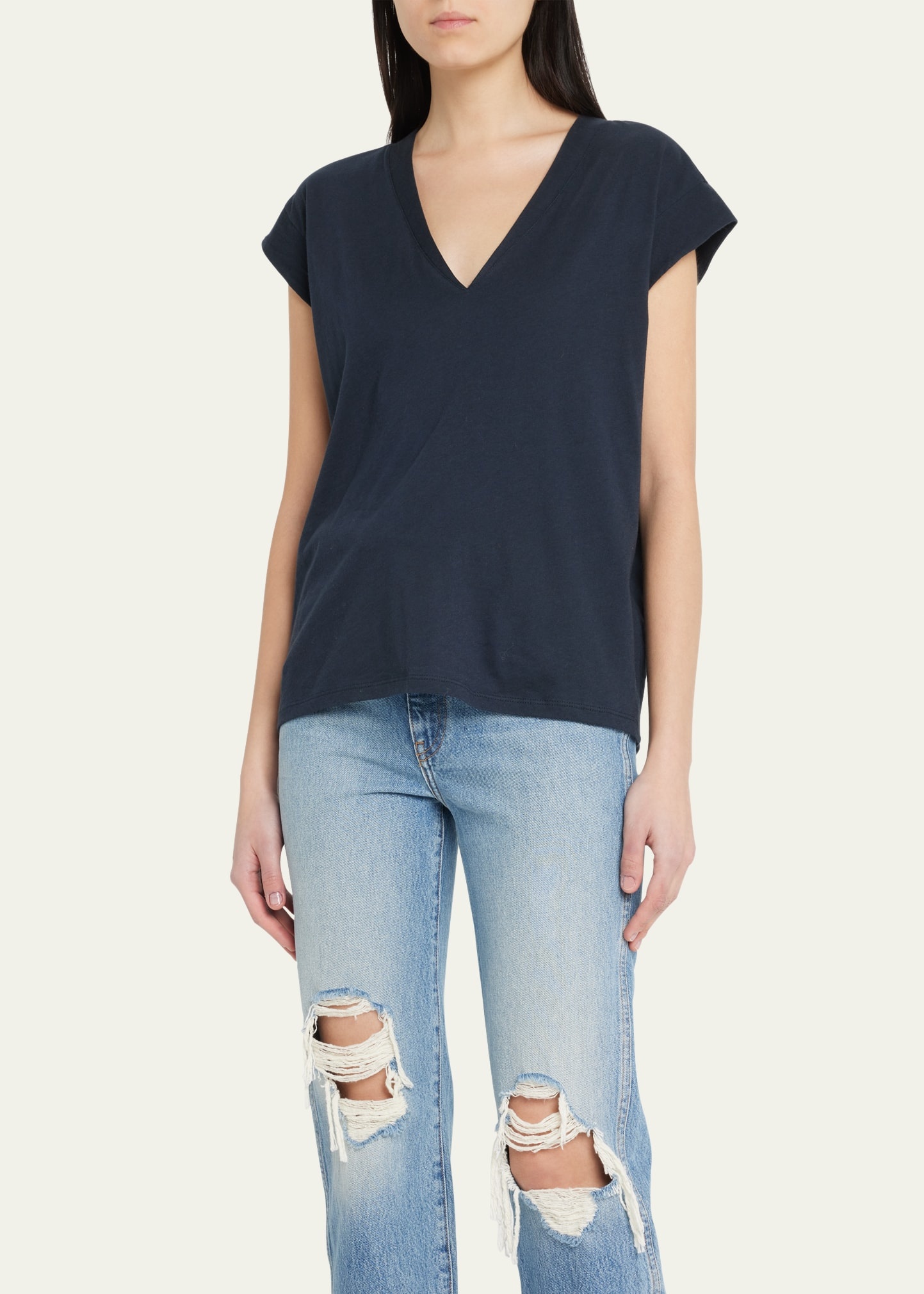 Le Mid Rise V-Neck Tee - 4