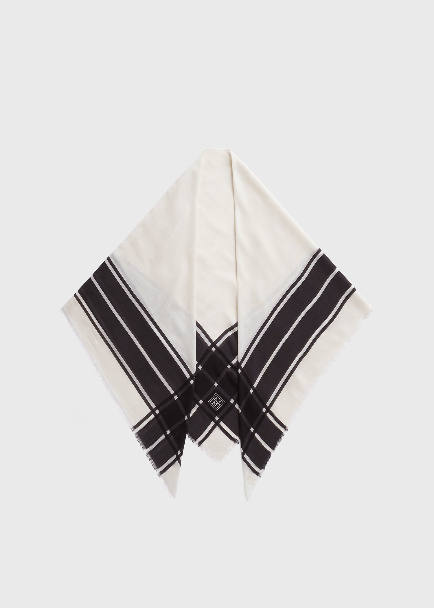 Wool silk blanket scarf black/ecru - 7
