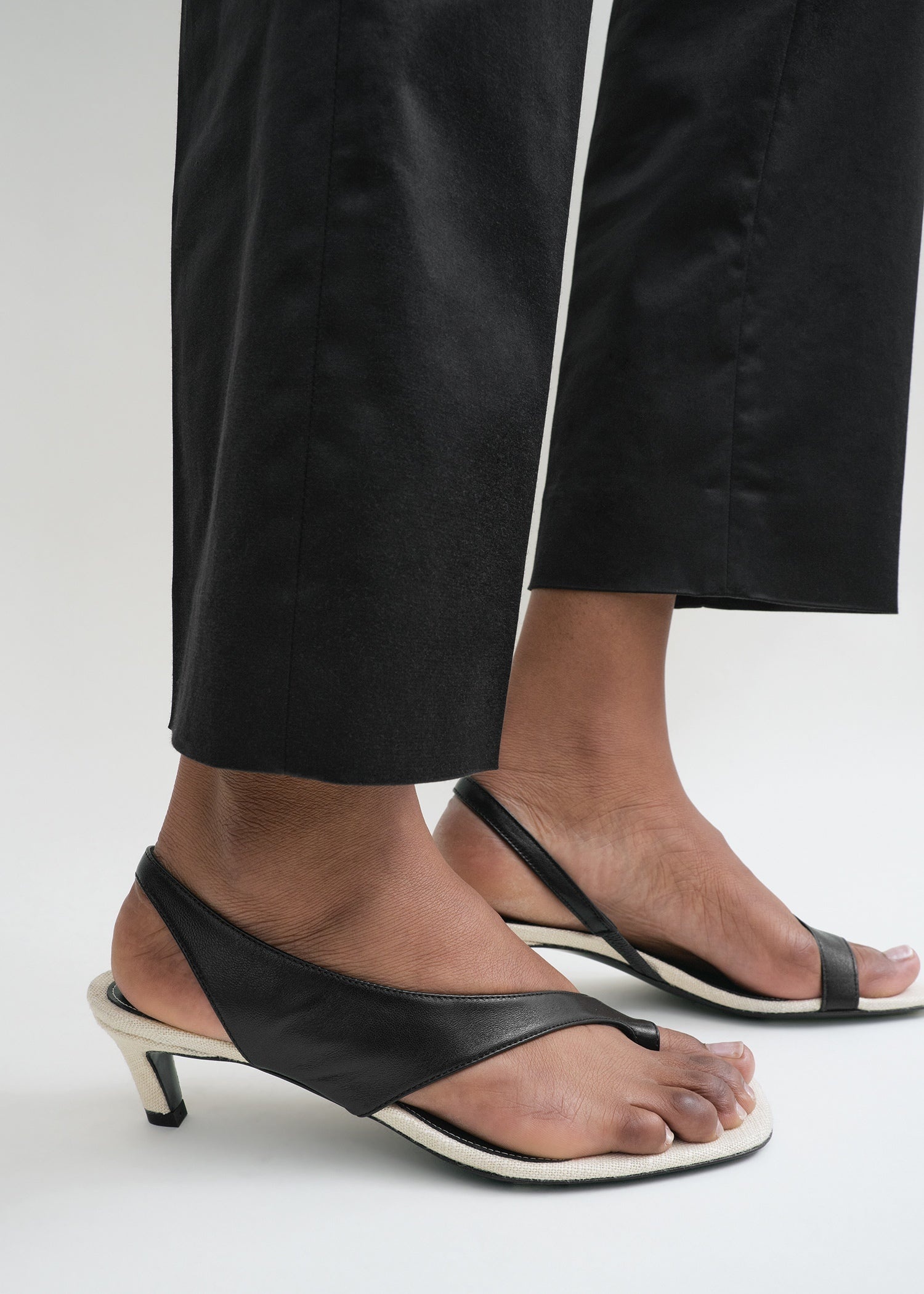 Leather heeled thong sandals black/sand - 3