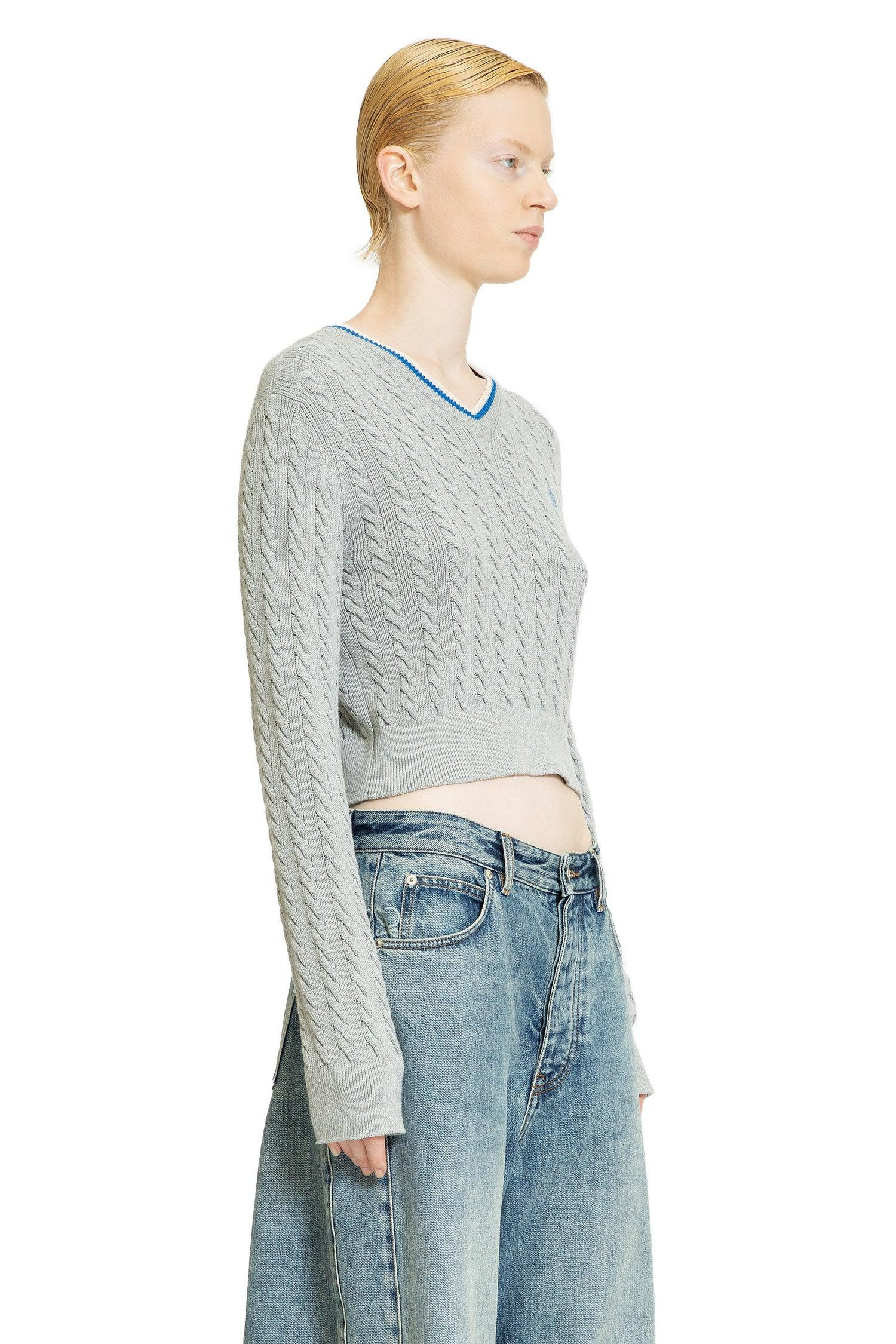 Cropped-Cable-Knit-V-Neck-Sweater - 2