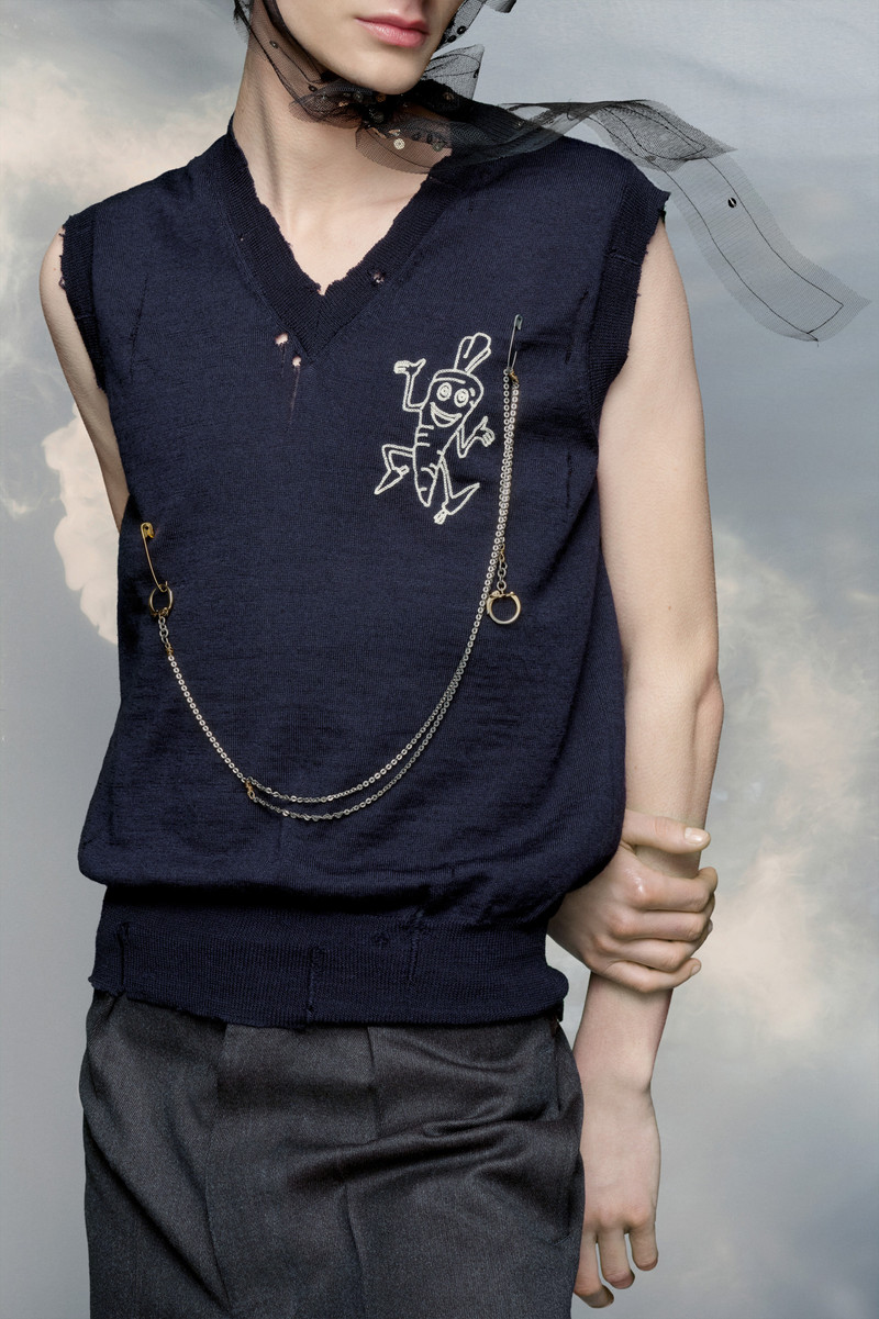 Safety pin chain brooch 4