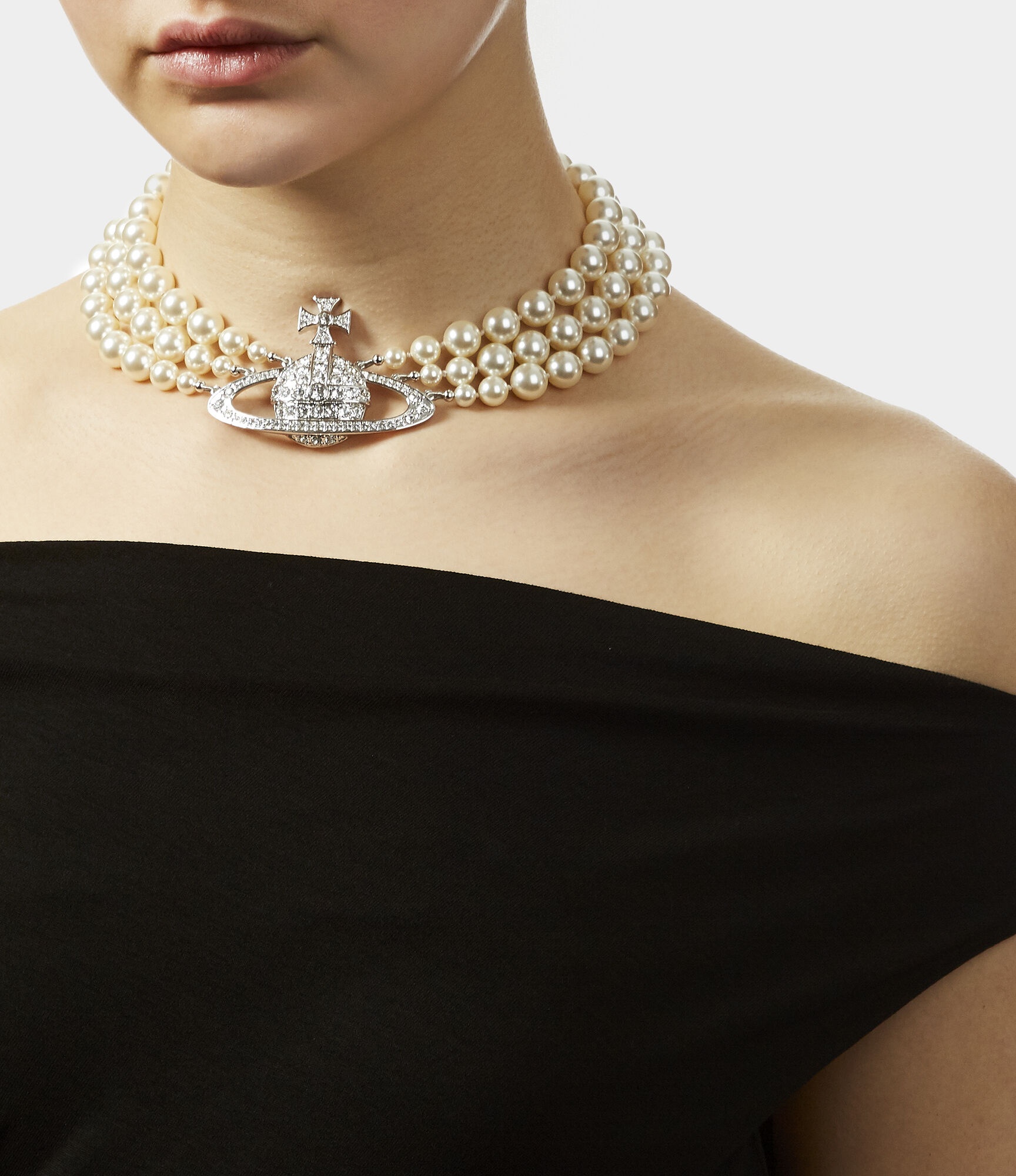 THREE ROW PEARL BAS RELIEF CHOKER - 2