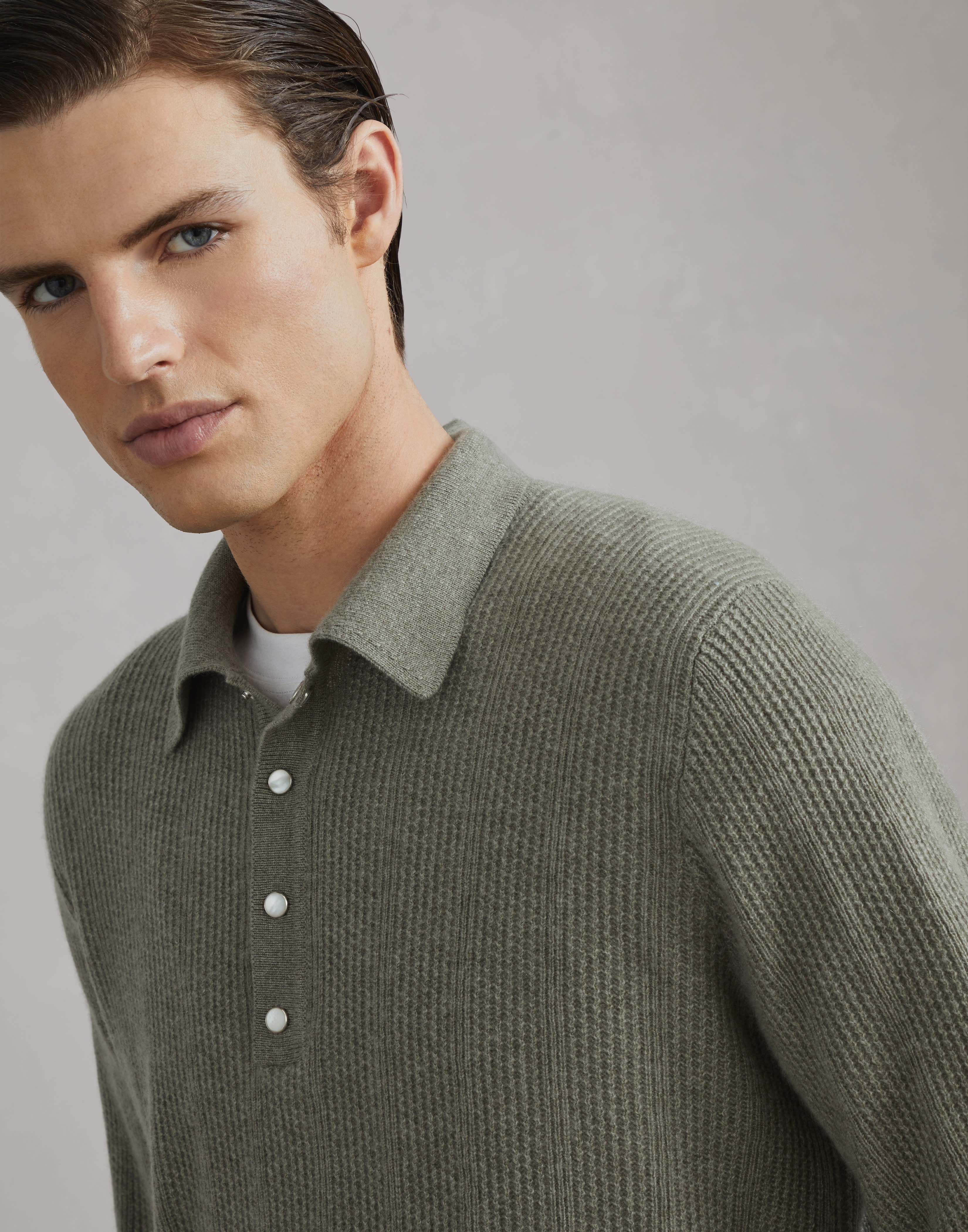 Cashmere textured rib knit polo with long sleeves - 3