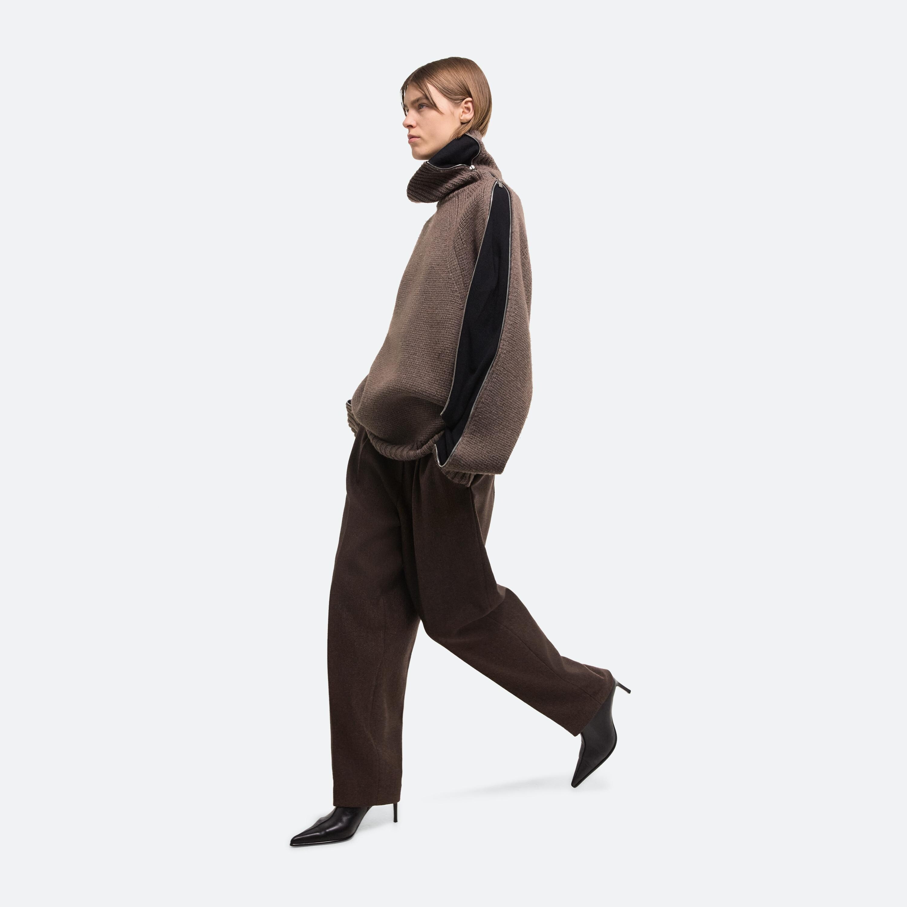 SUITCASE TURTLENECK - 13