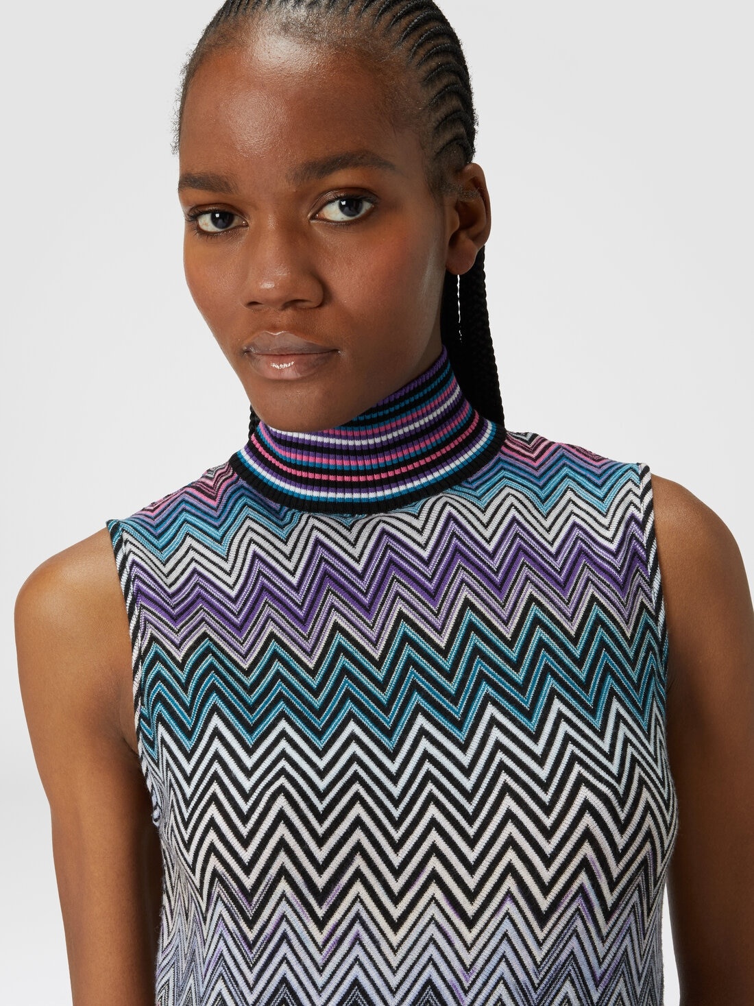 Sleeveless turtleneck top in zig zag wool - 5