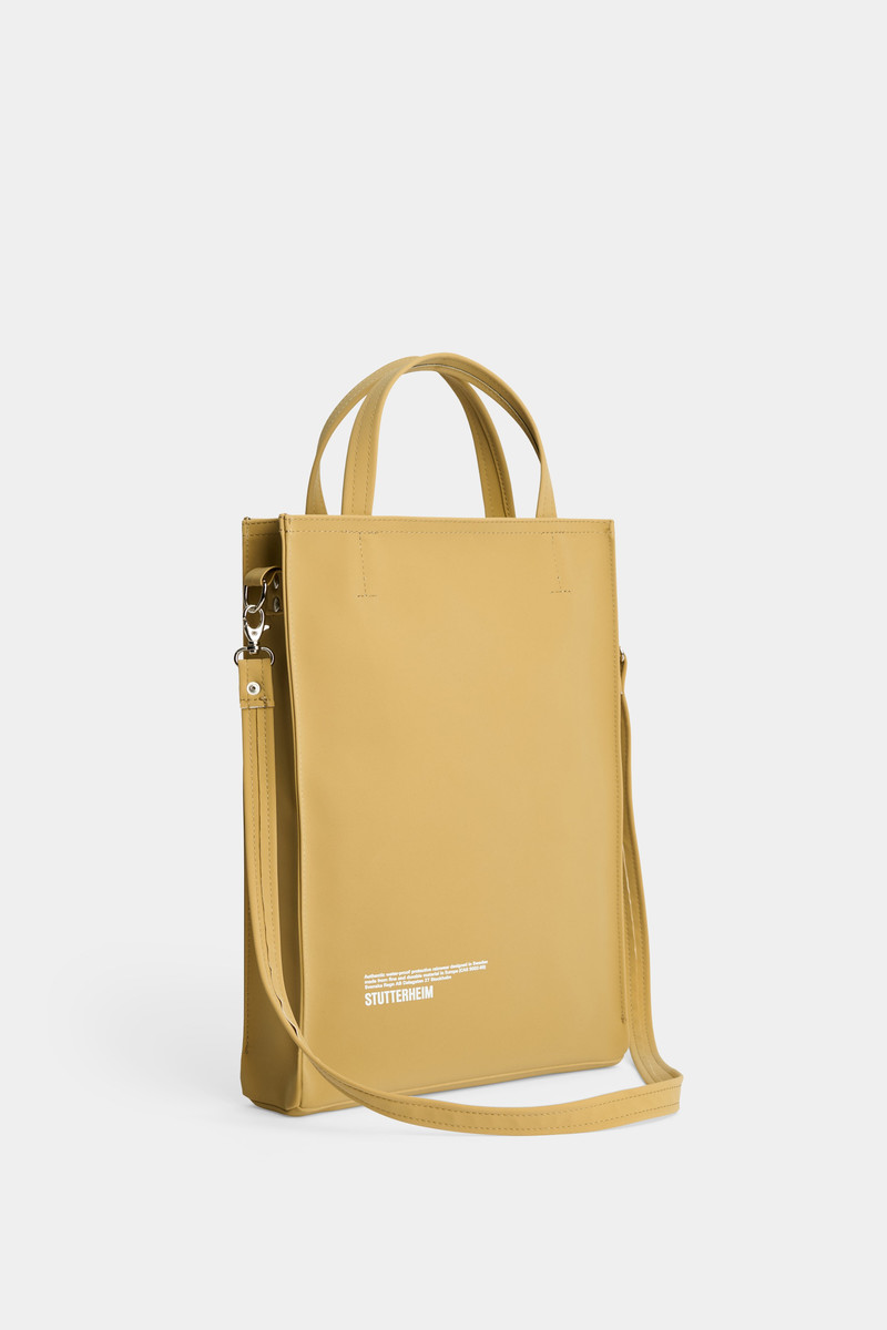 Stutterheim Djursholm Bag Matte Sand outlook