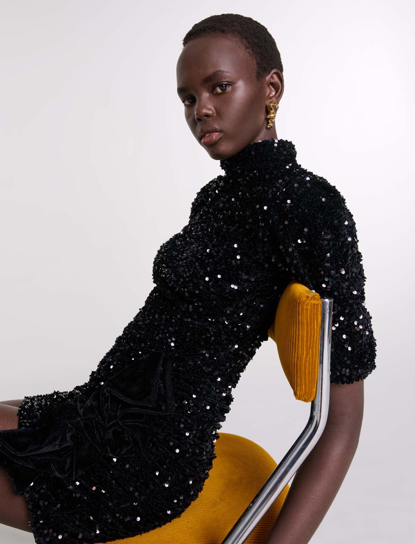 Short velvet and sequinned dress - 8