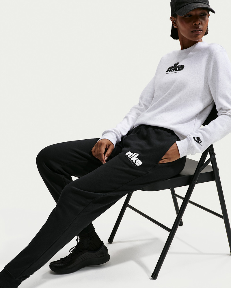 Nike Sportswear Club Fleece Women's Graphic Mid-Rise Pants 4