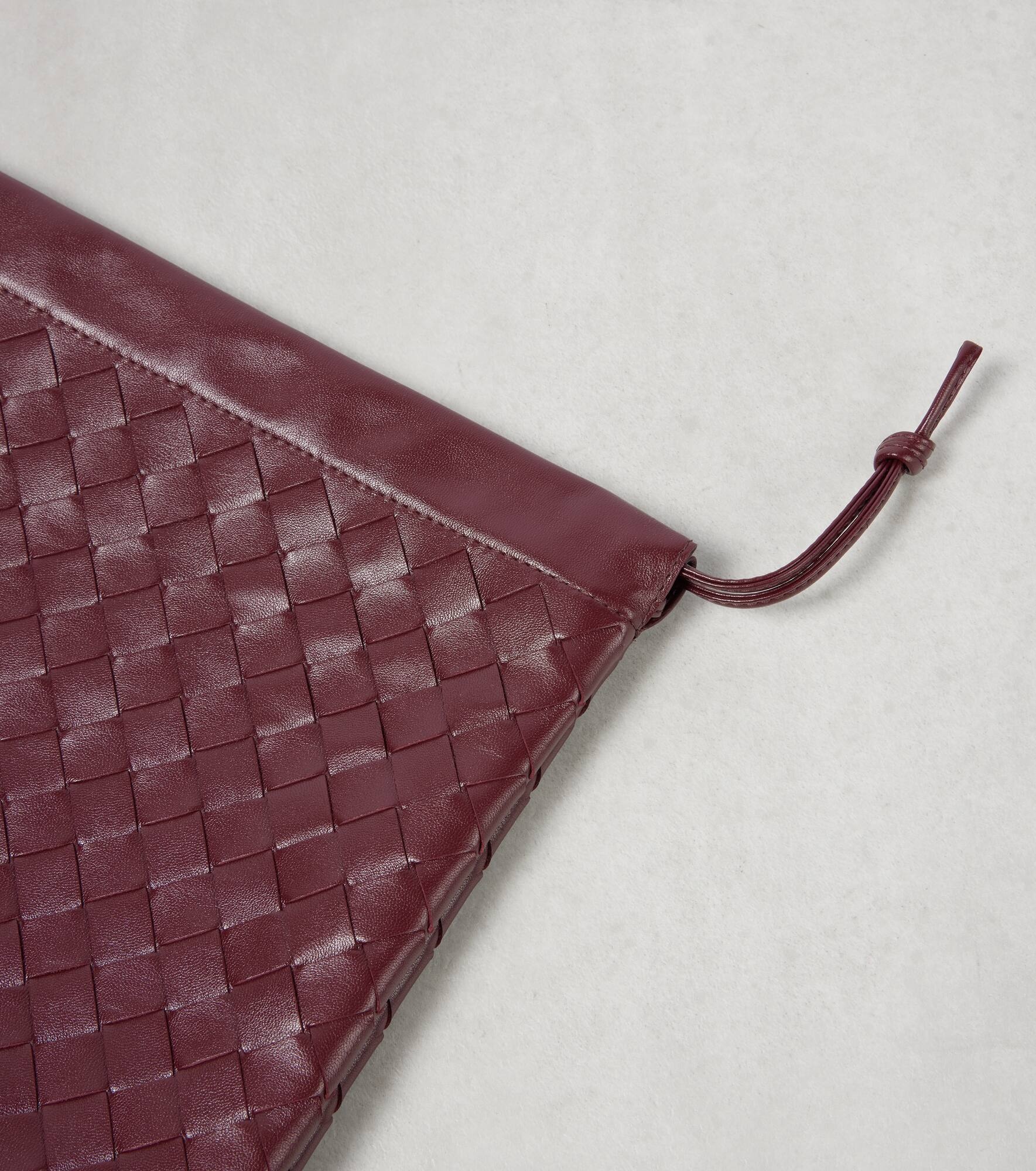 Intrecciato leather pouch - 6